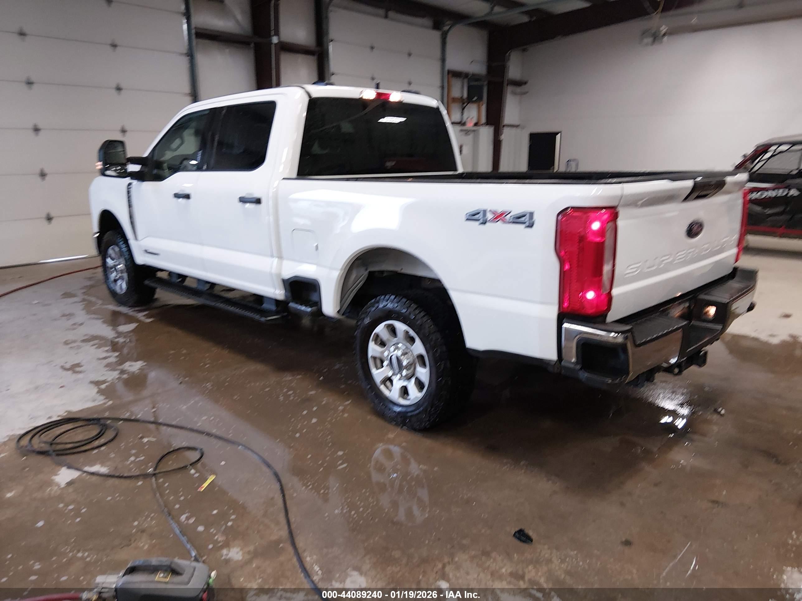 FORD F-250 image 3