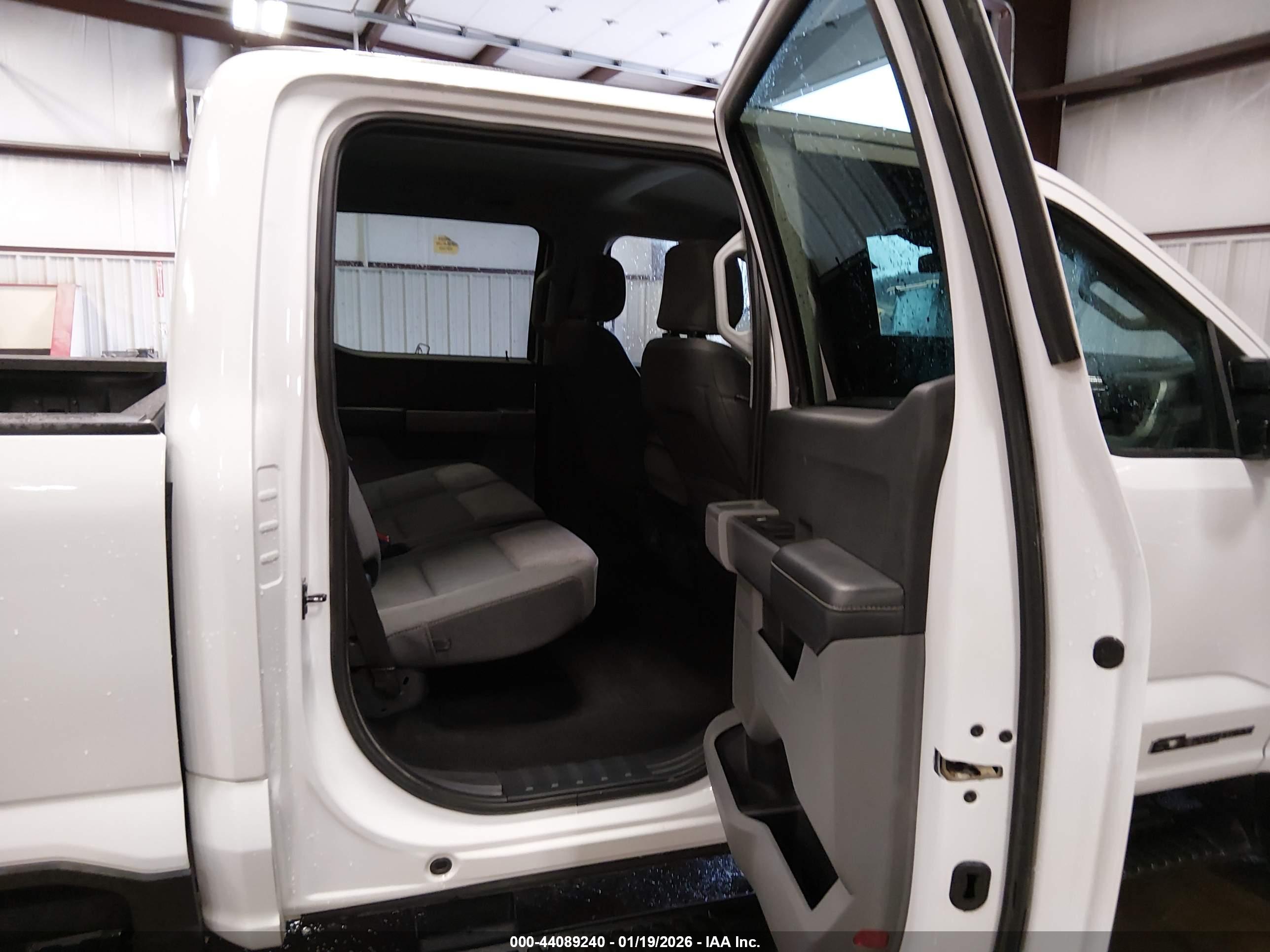 FORD F-250 image 8