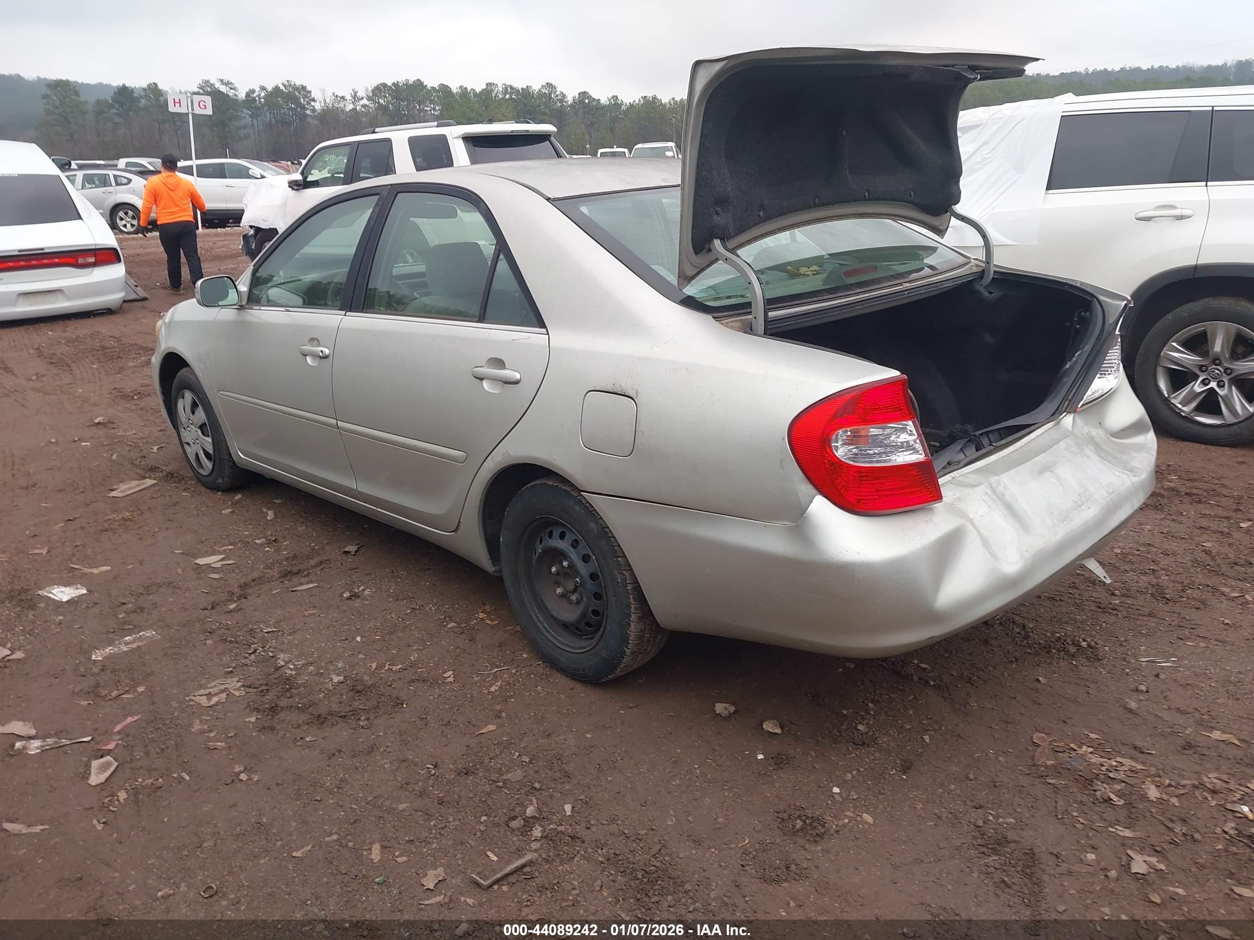 TOYOTA CAMRY image 3
