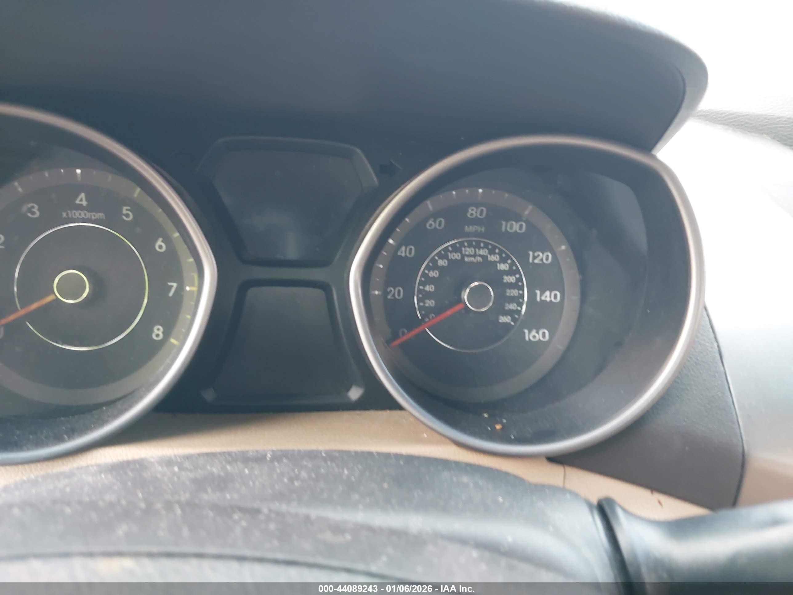 HYUNDAI ELANTRA image 7
