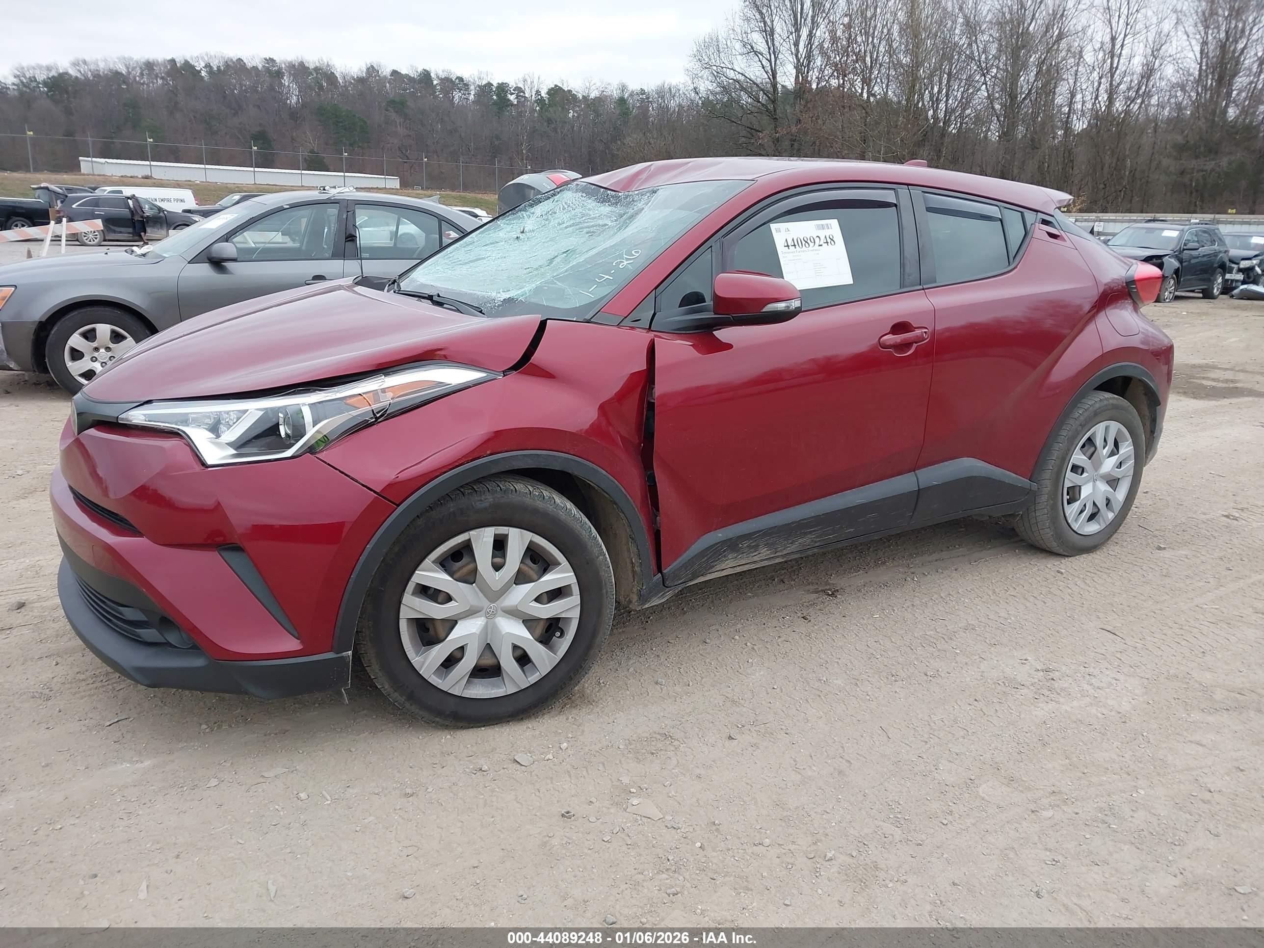 TOYOTA C-HR image 2