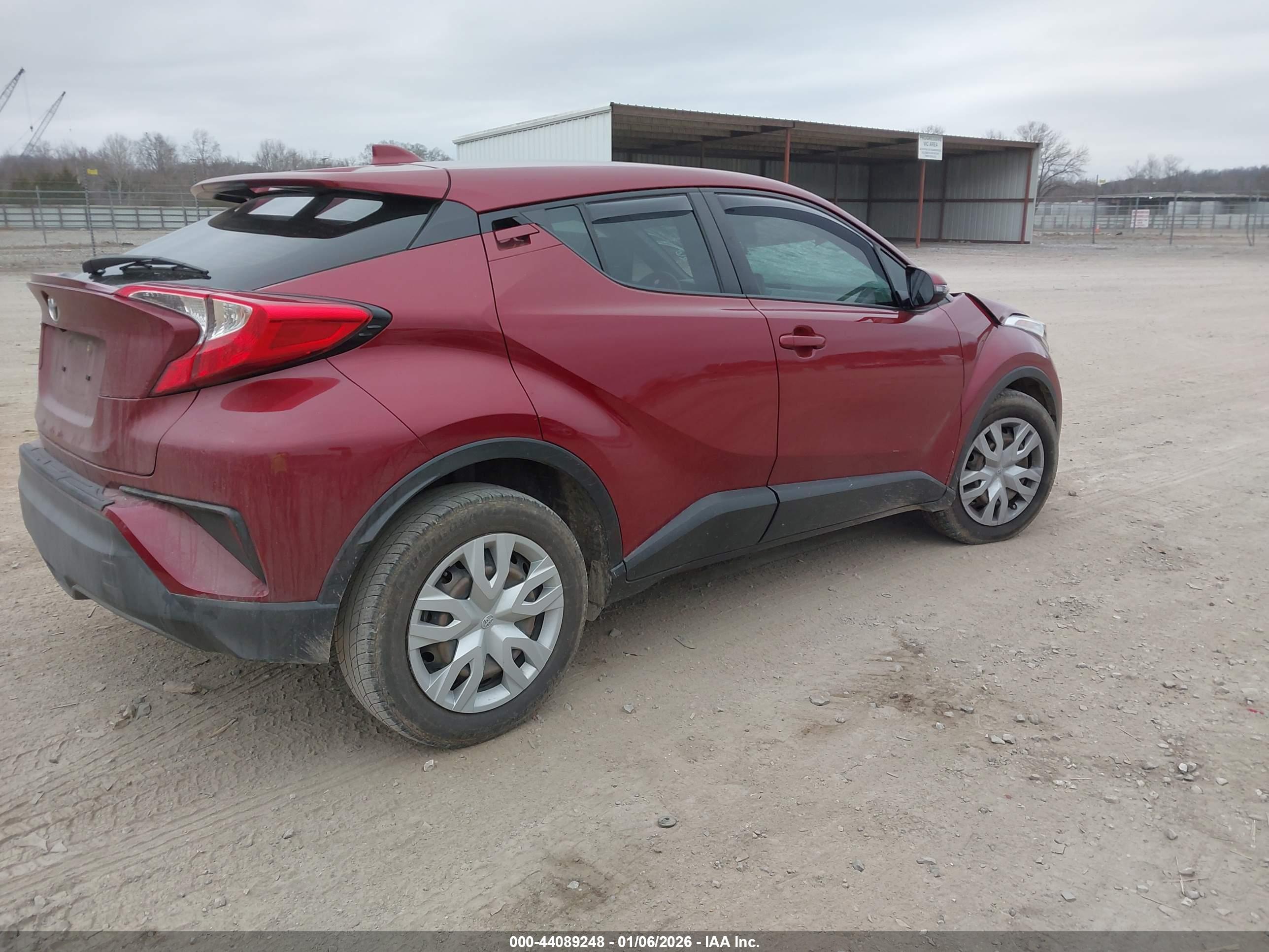 TOYOTA C-HR image 4