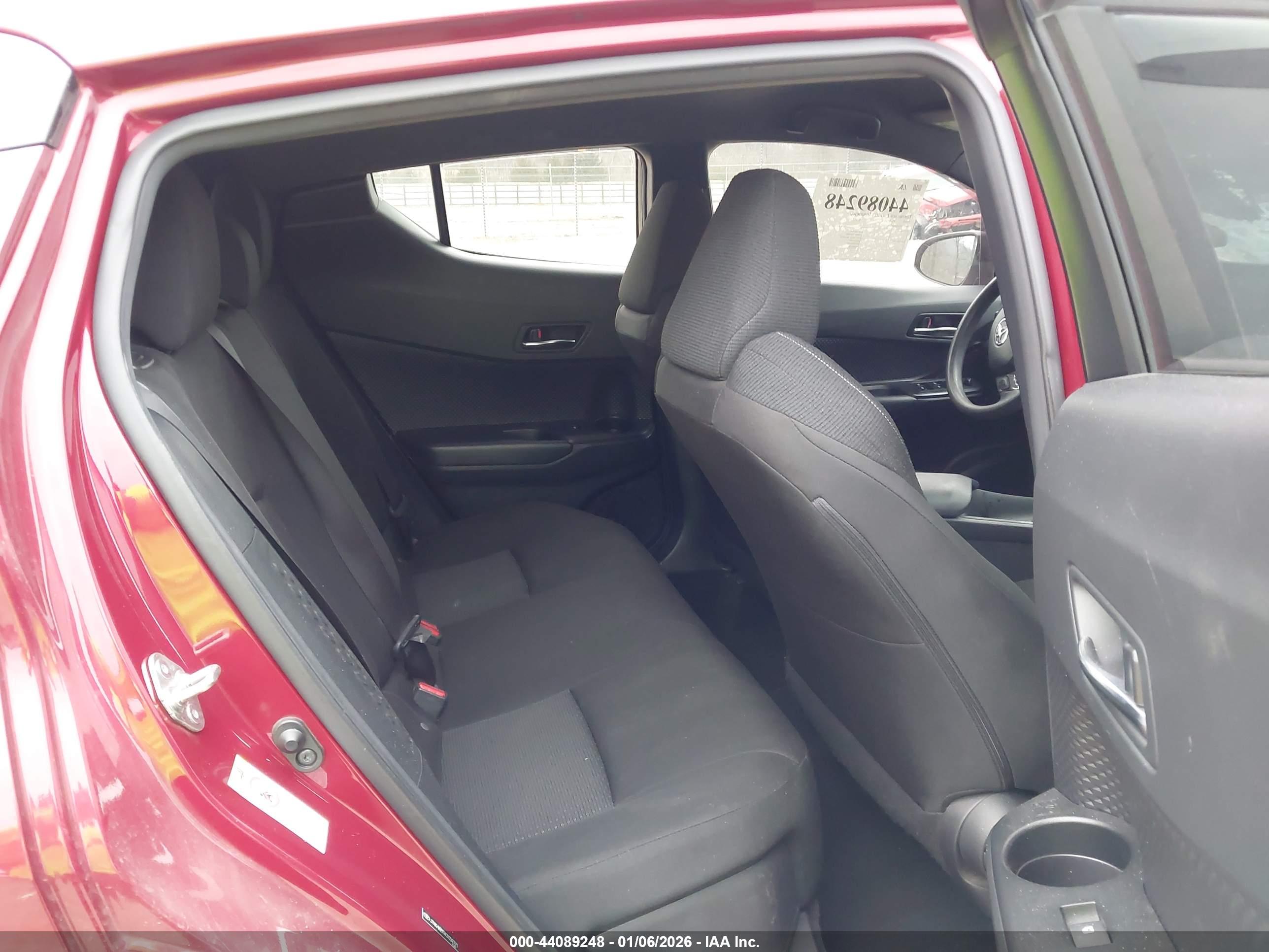 TOYOTA C-HR image 8