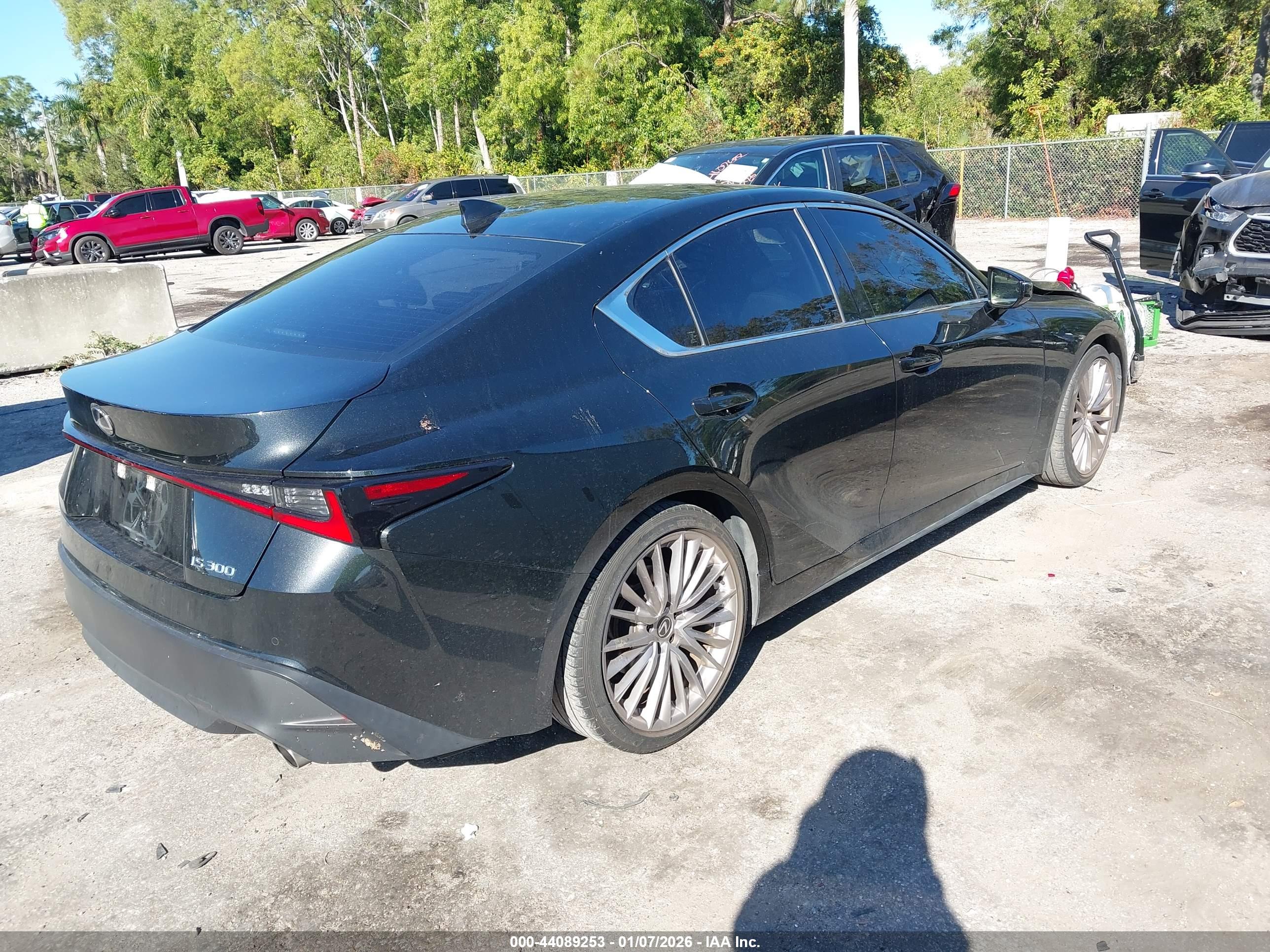 LEXUS IS image 4