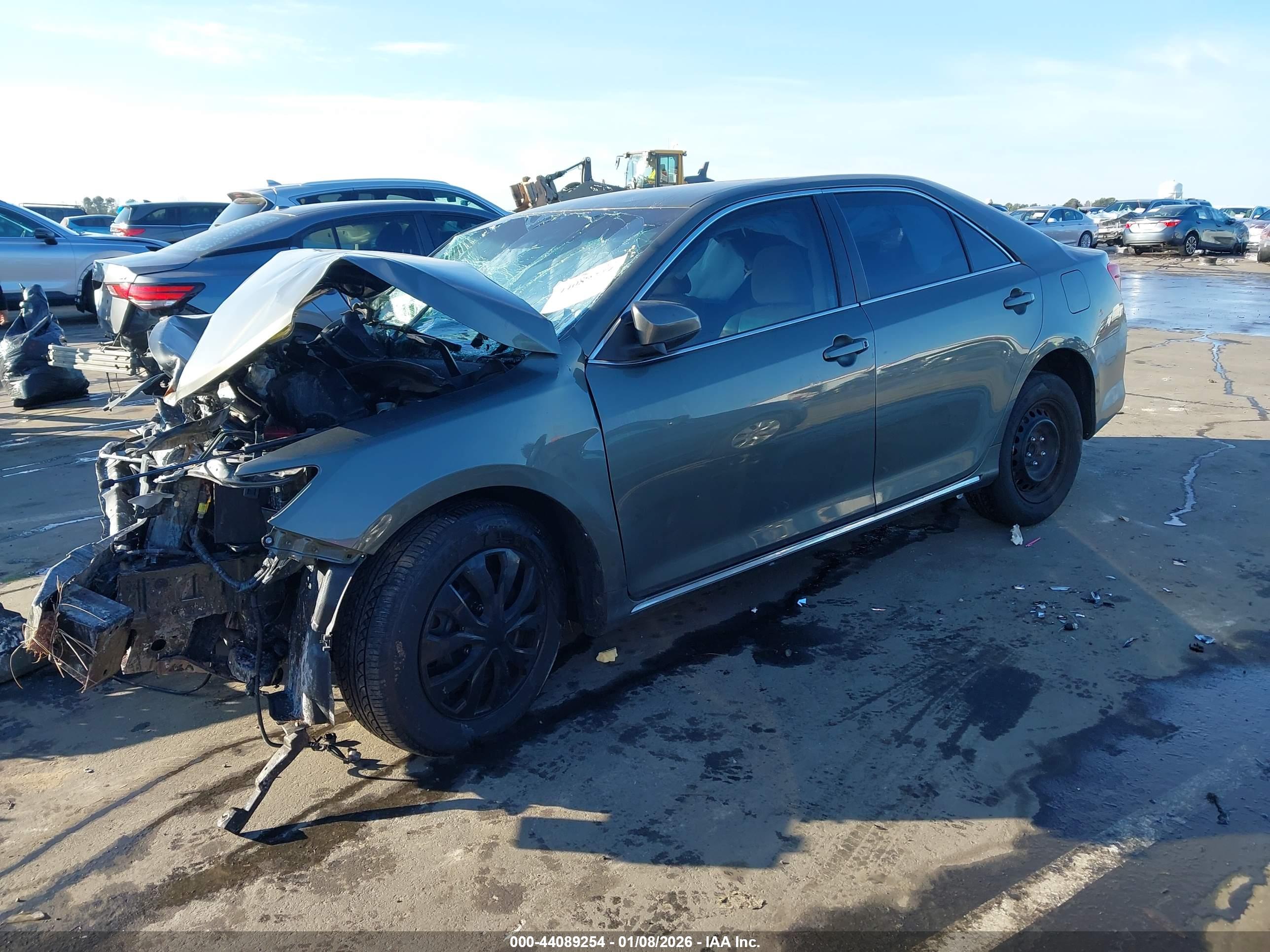 TOYOTA CAMRY image 2