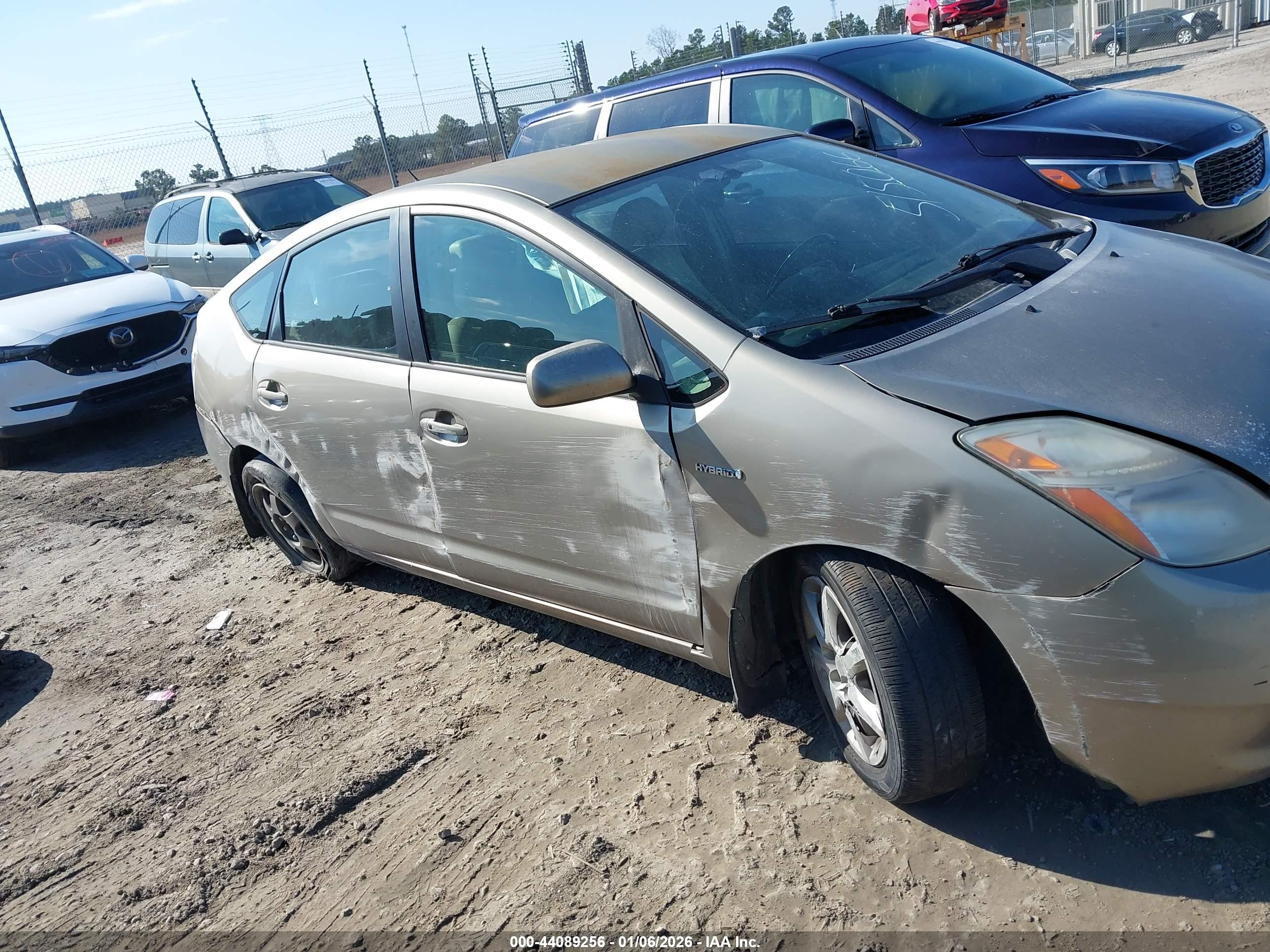 TOYOTA PRIUS image 6