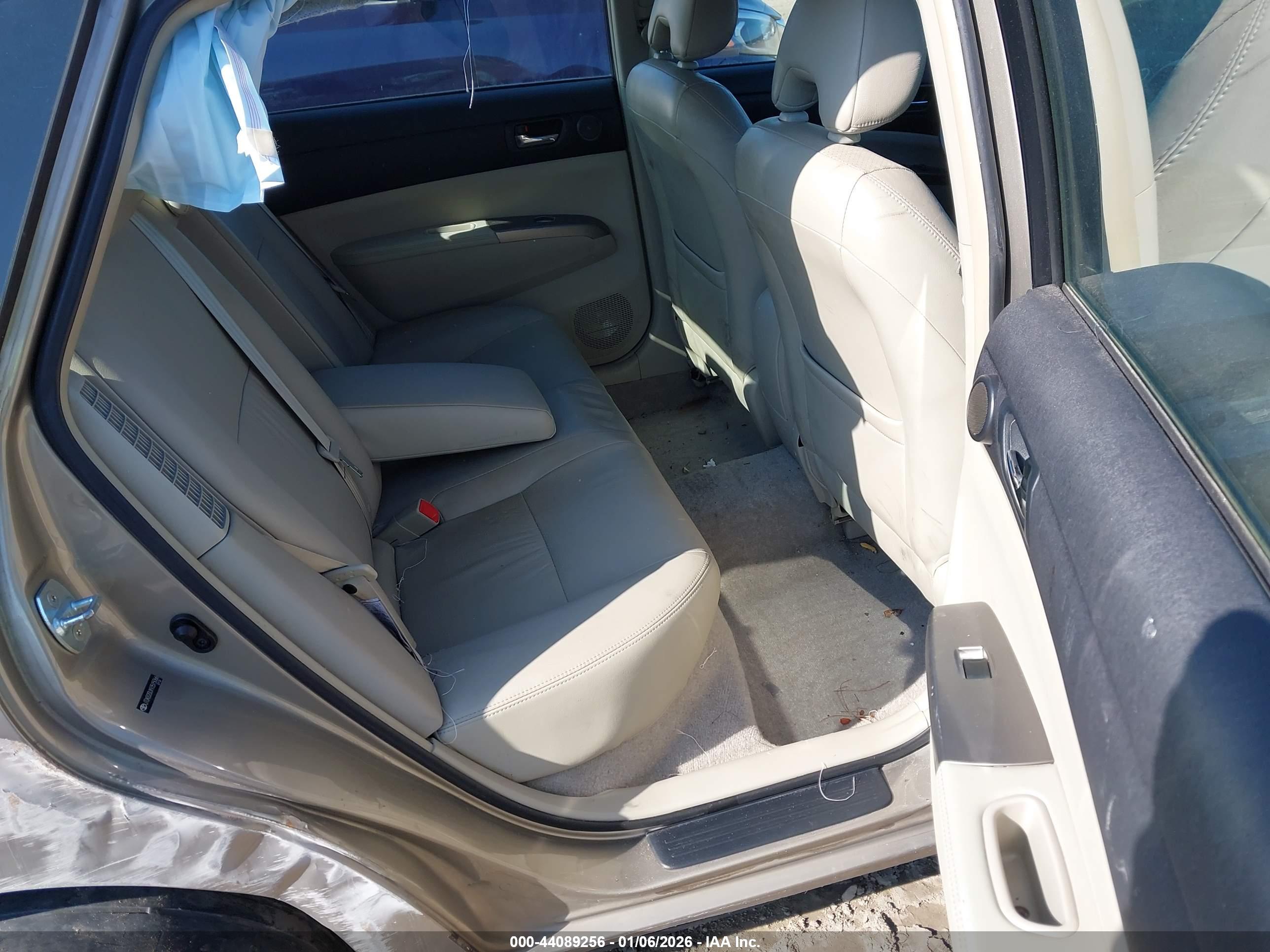 TOYOTA PRIUS image 8