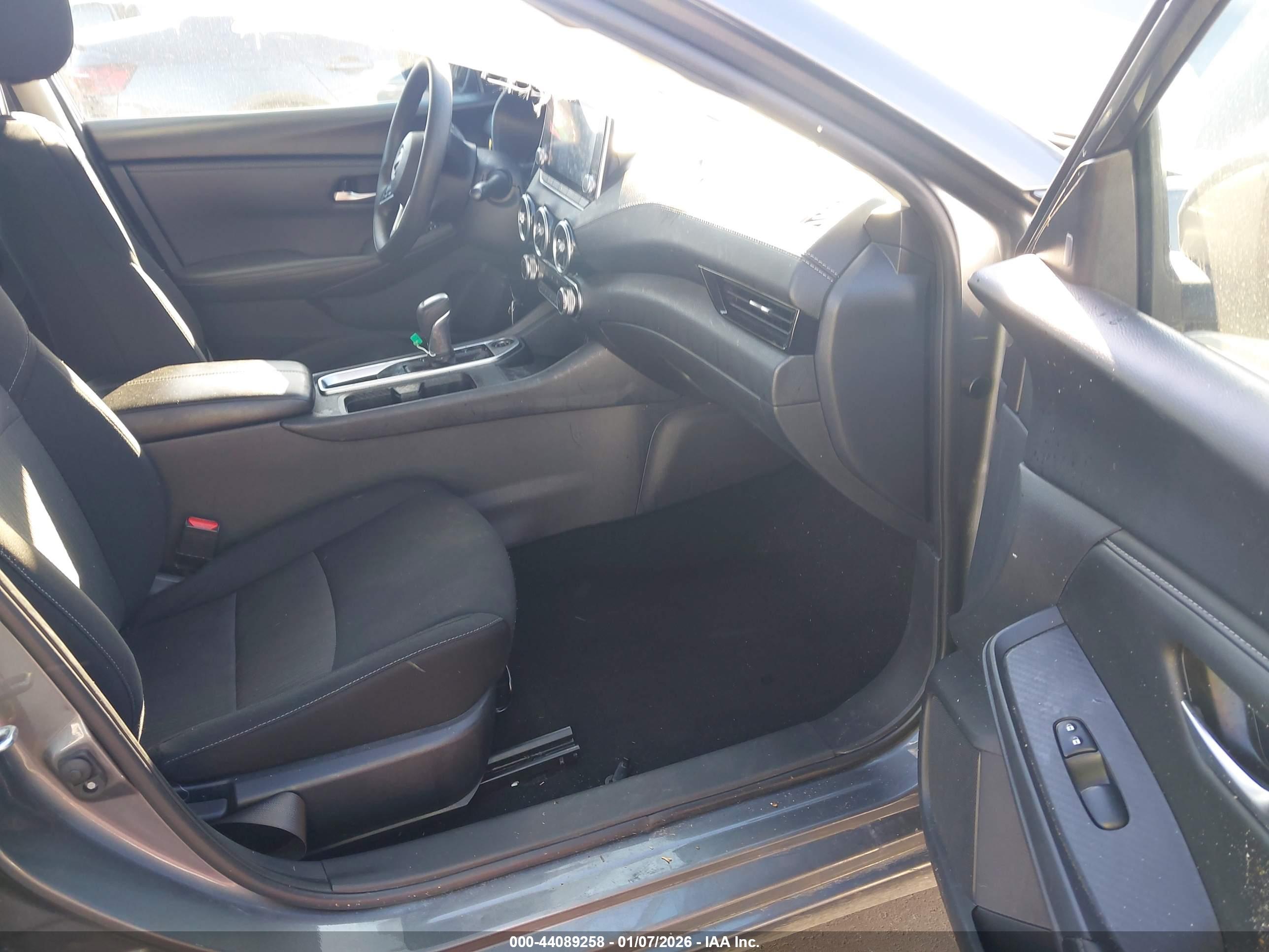 NISSAN SENTRA image 5