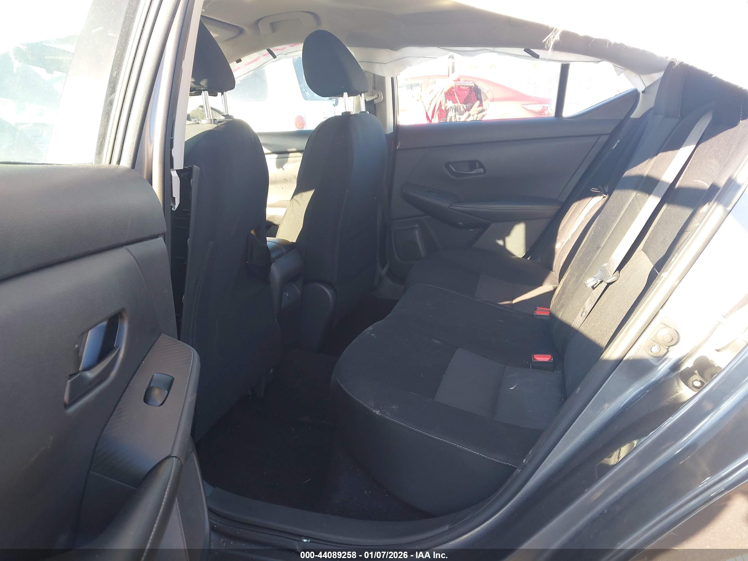 NISSAN SENTRA image 8