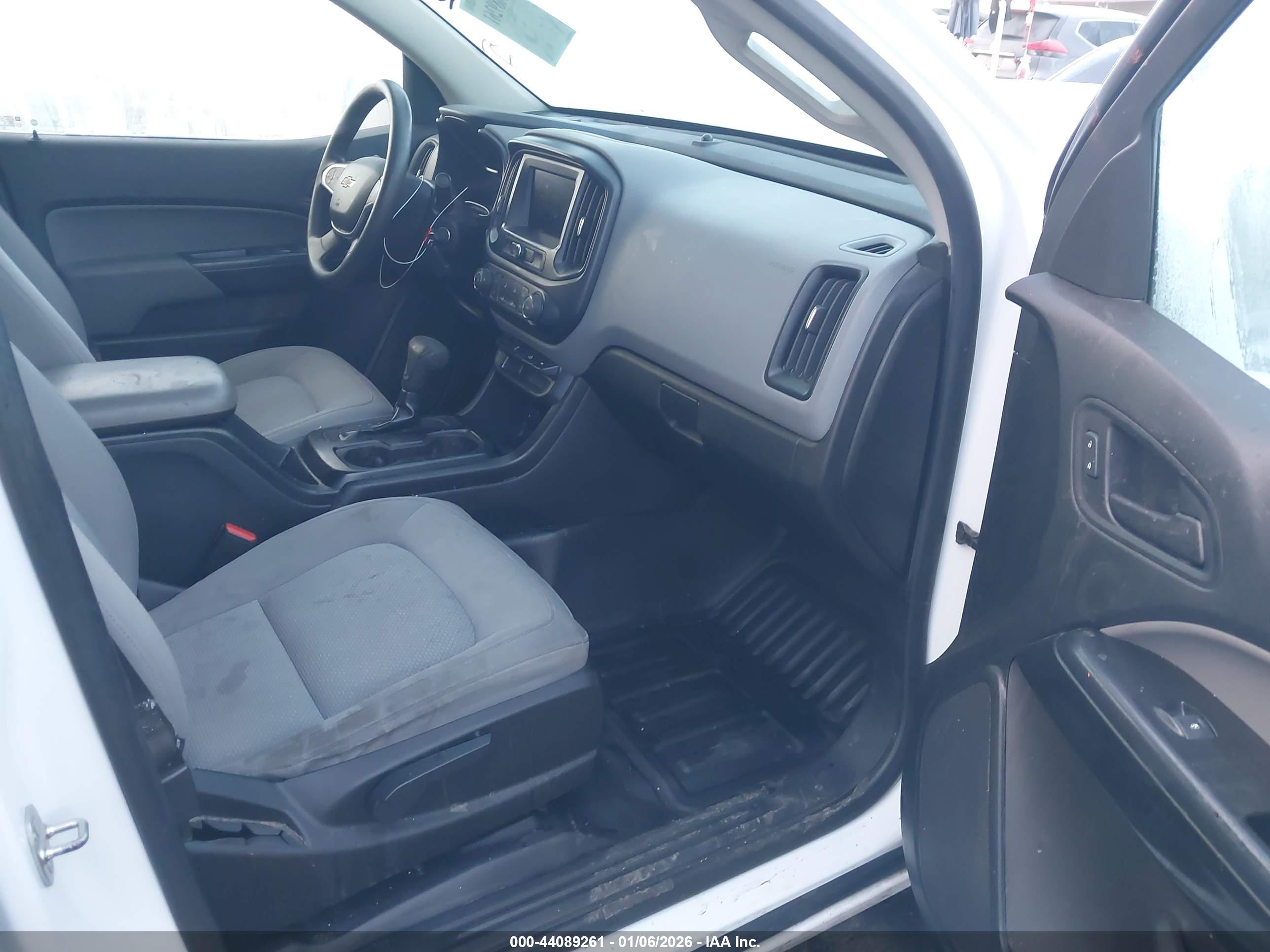 CHEVROLET COLORADO image 5