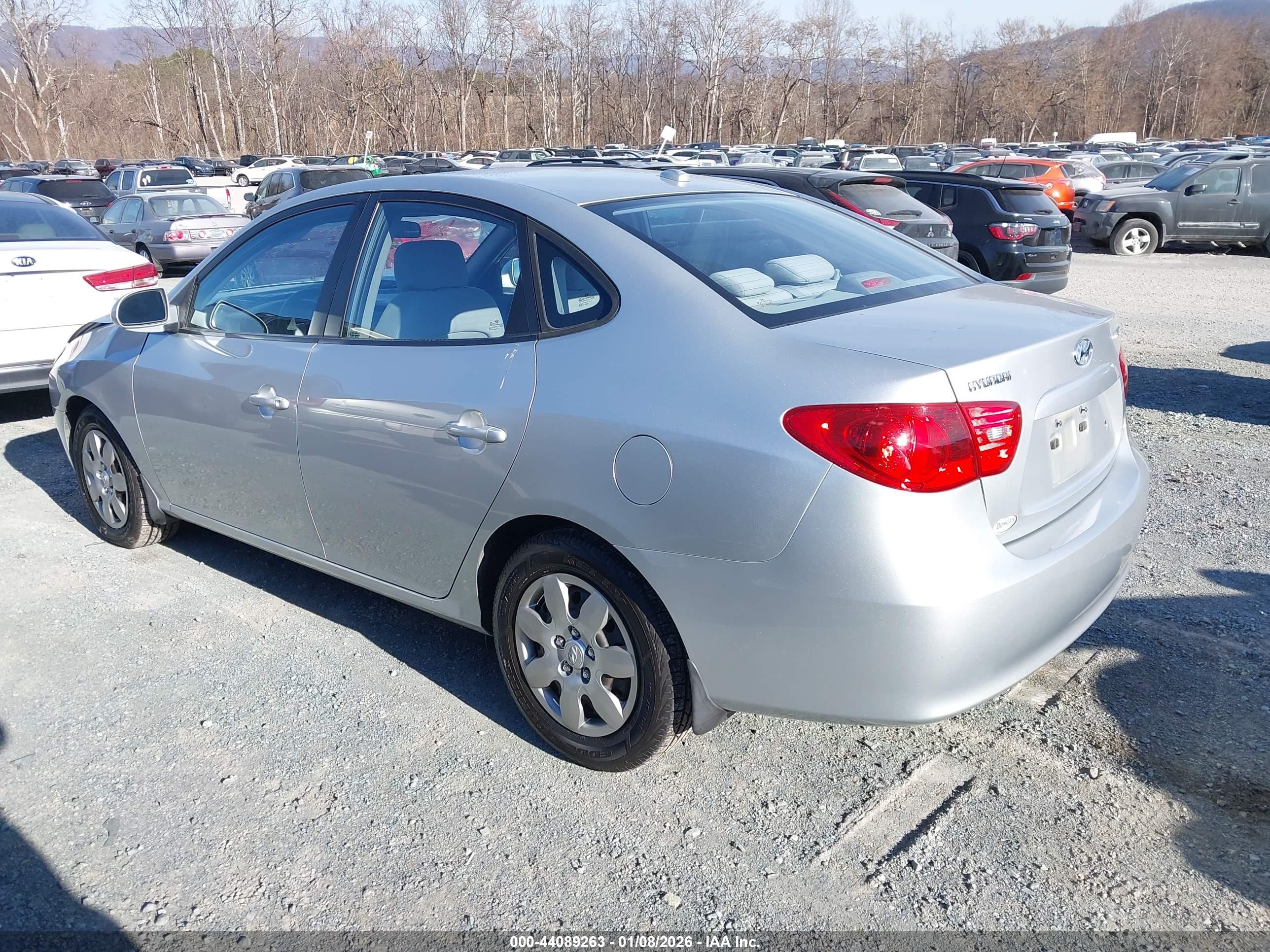 HYUNDAI ELANTRA image 3