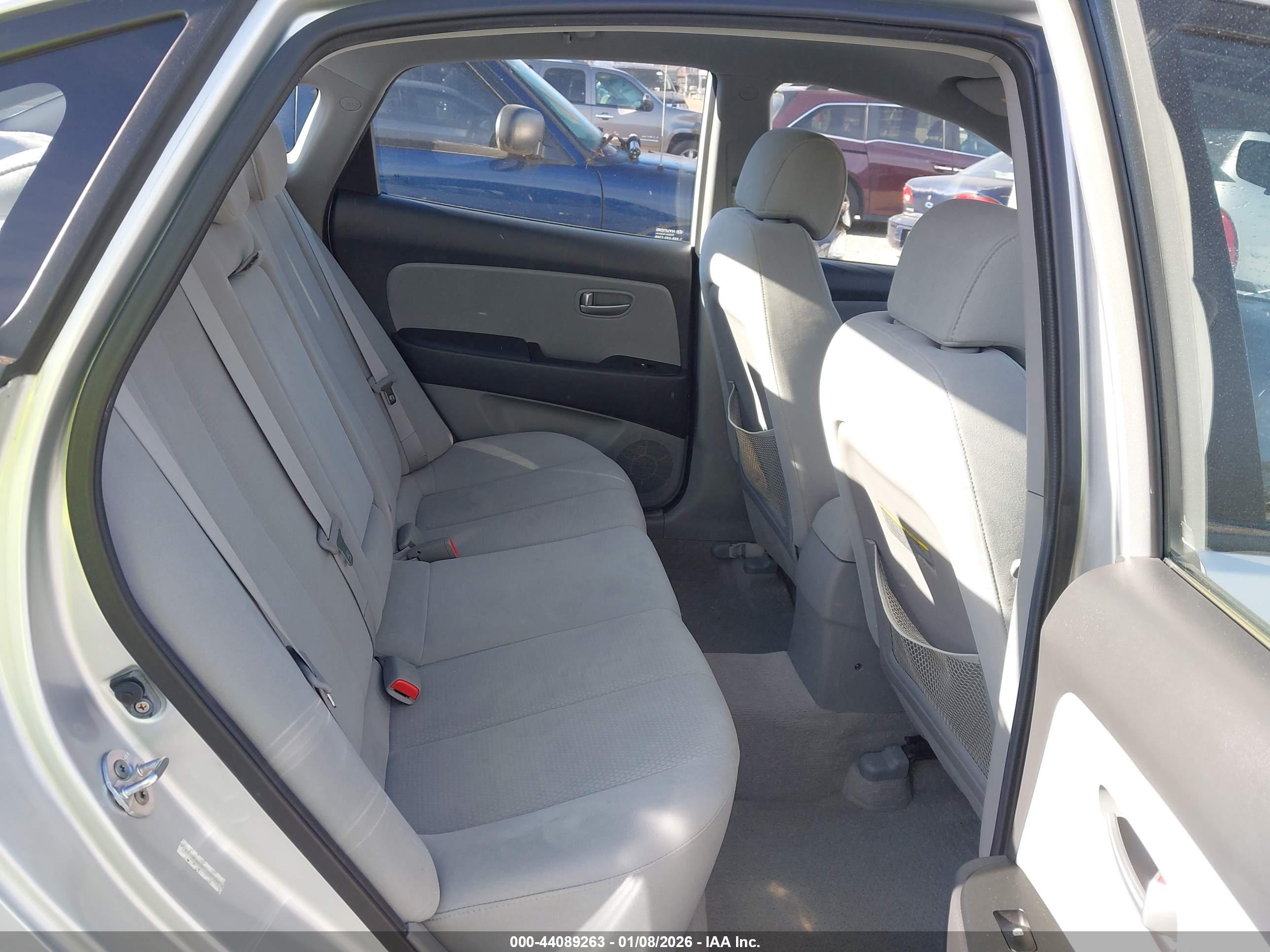 HYUNDAI ELANTRA image 8