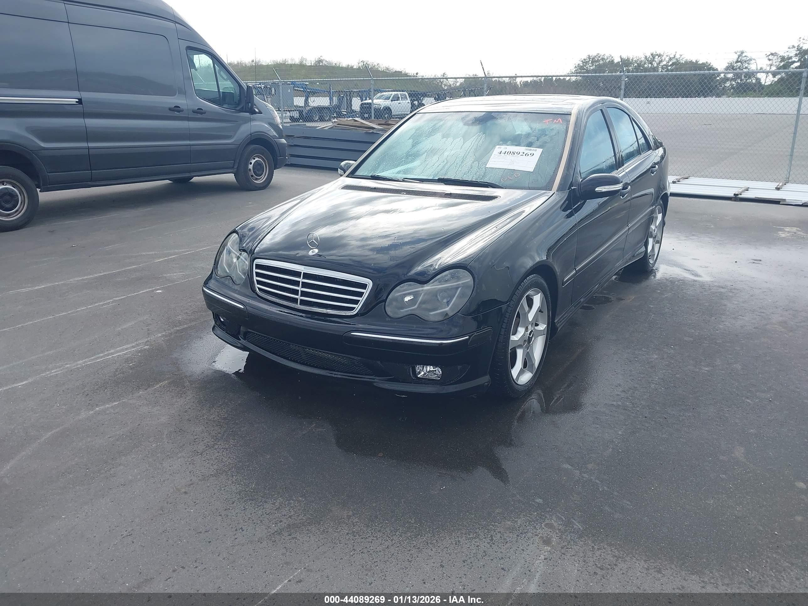 MERCEDES-BENZ C image 2