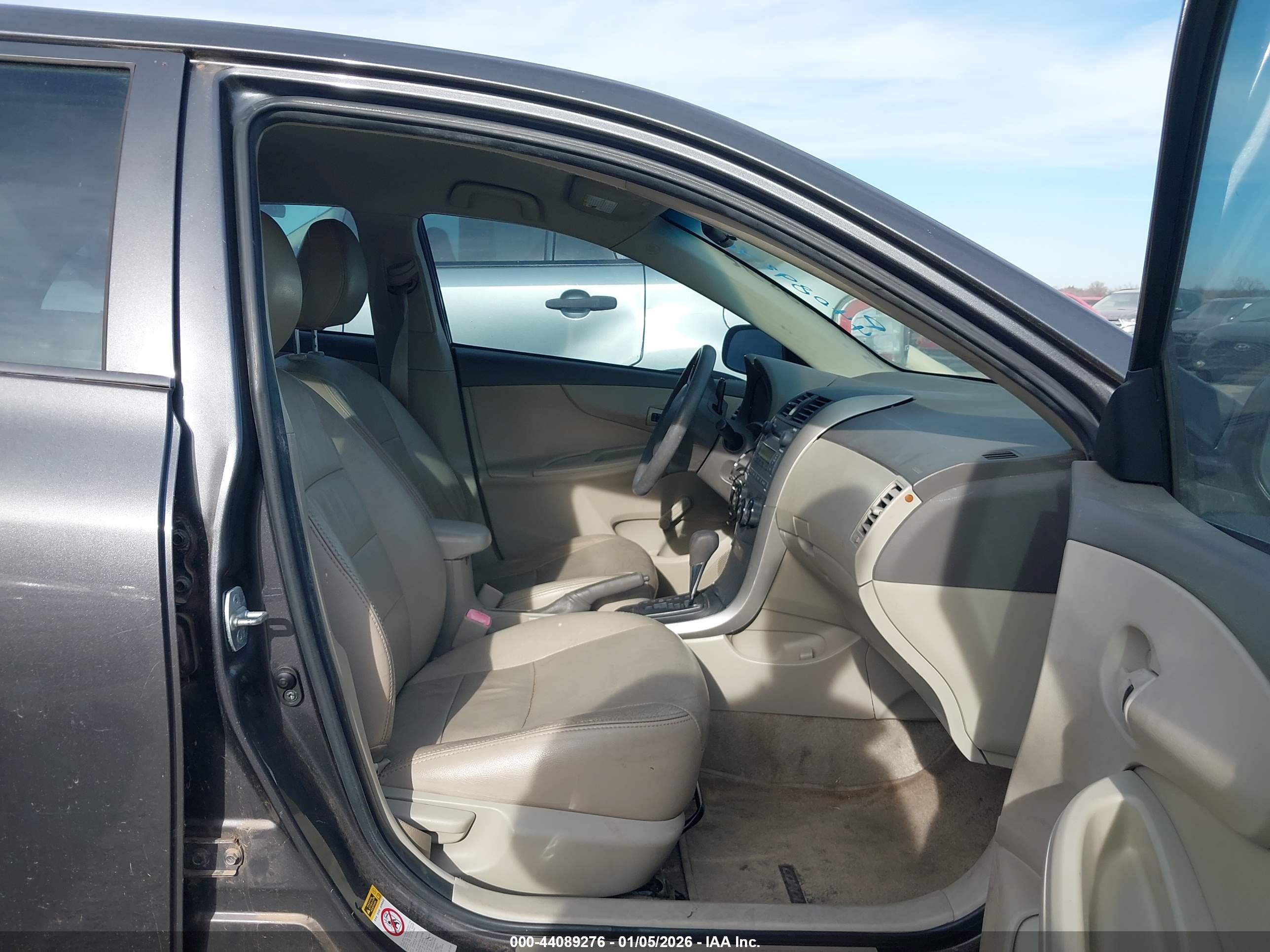 TOYOTA COROLLA image 5