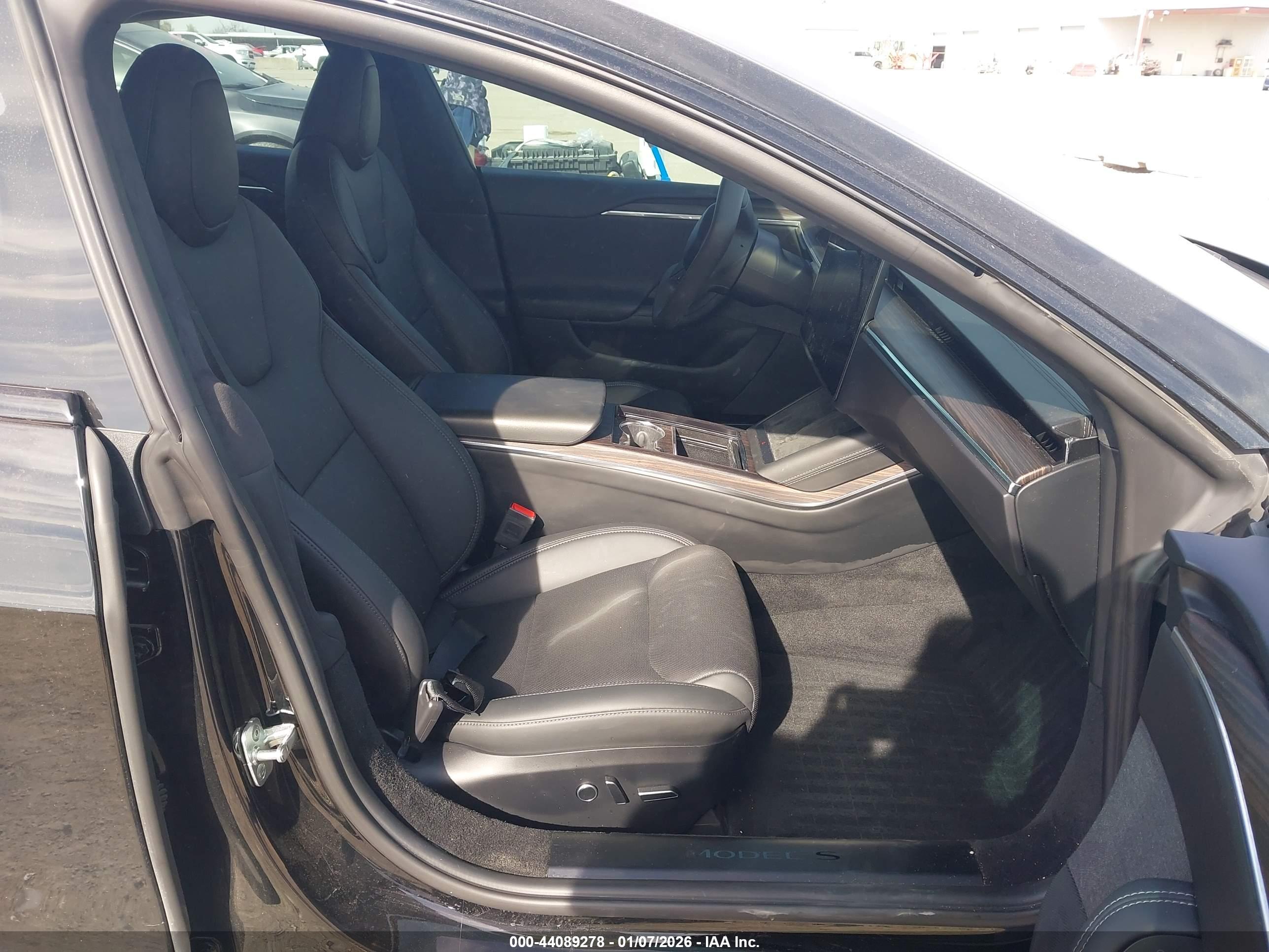 TESLA MODEL image 5