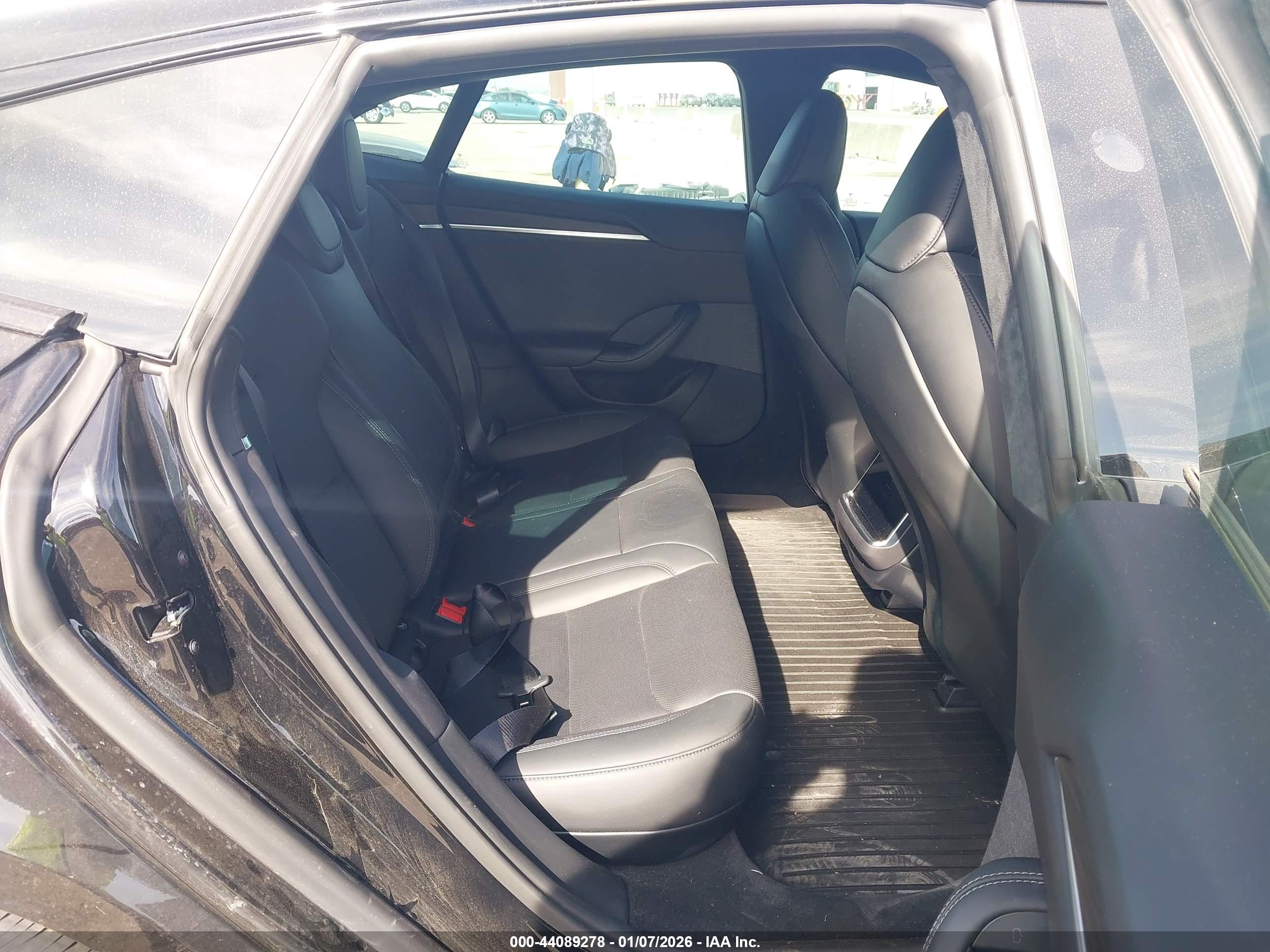 TESLA MODEL image 8