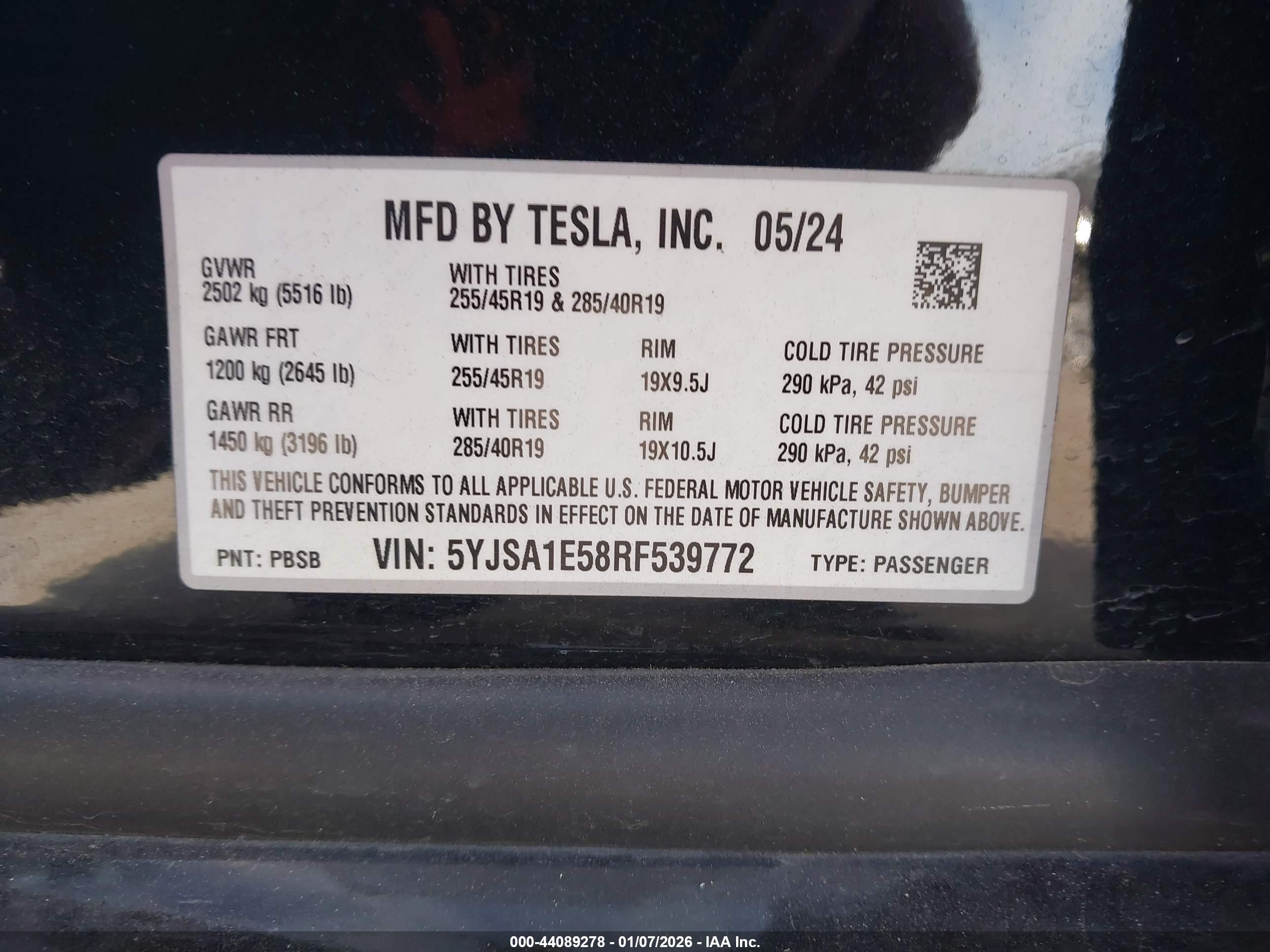 TESLA MODEL image 9