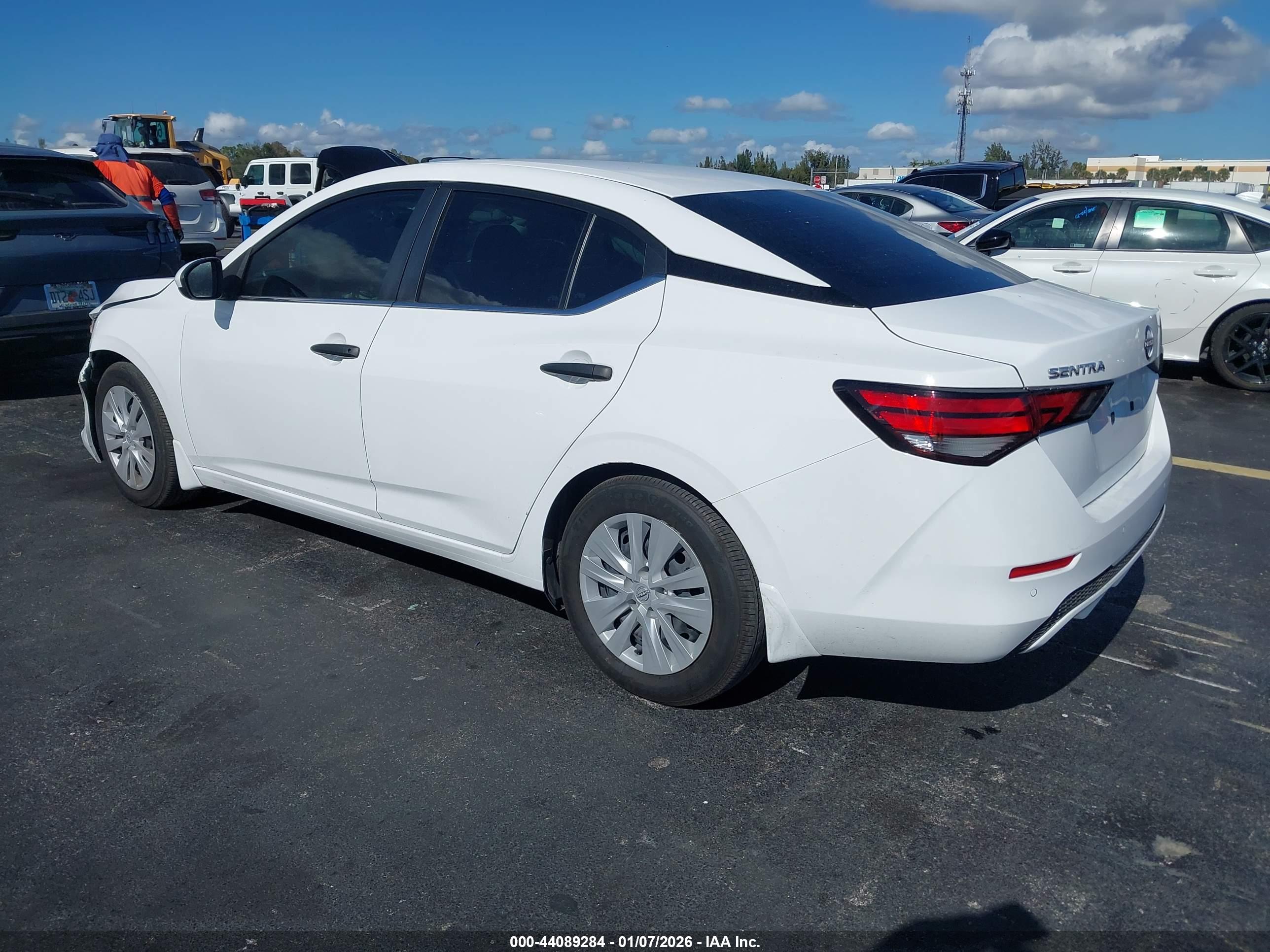 NISSAN SENTRA image 3