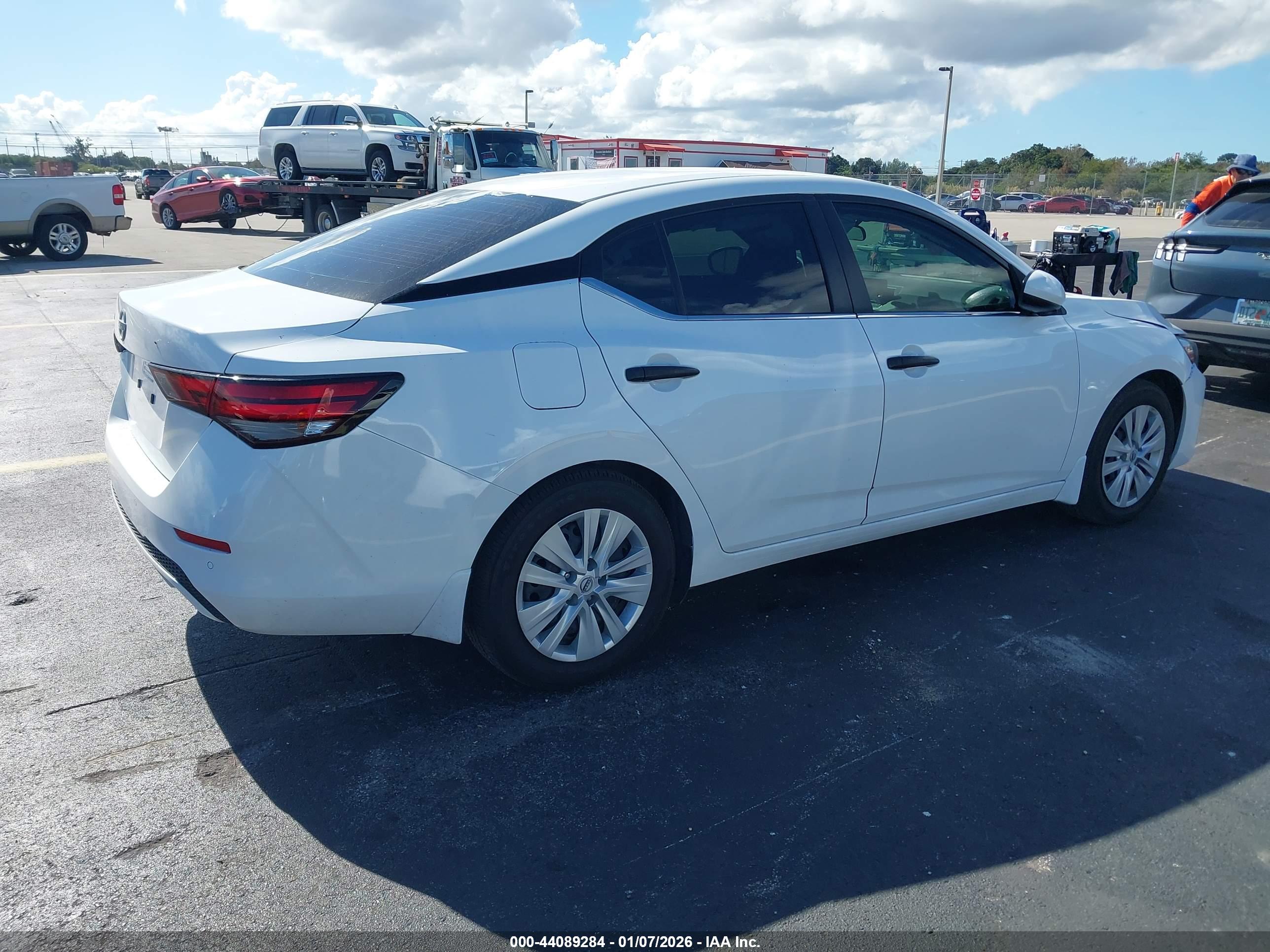 NISSAN SENTRA image 4
