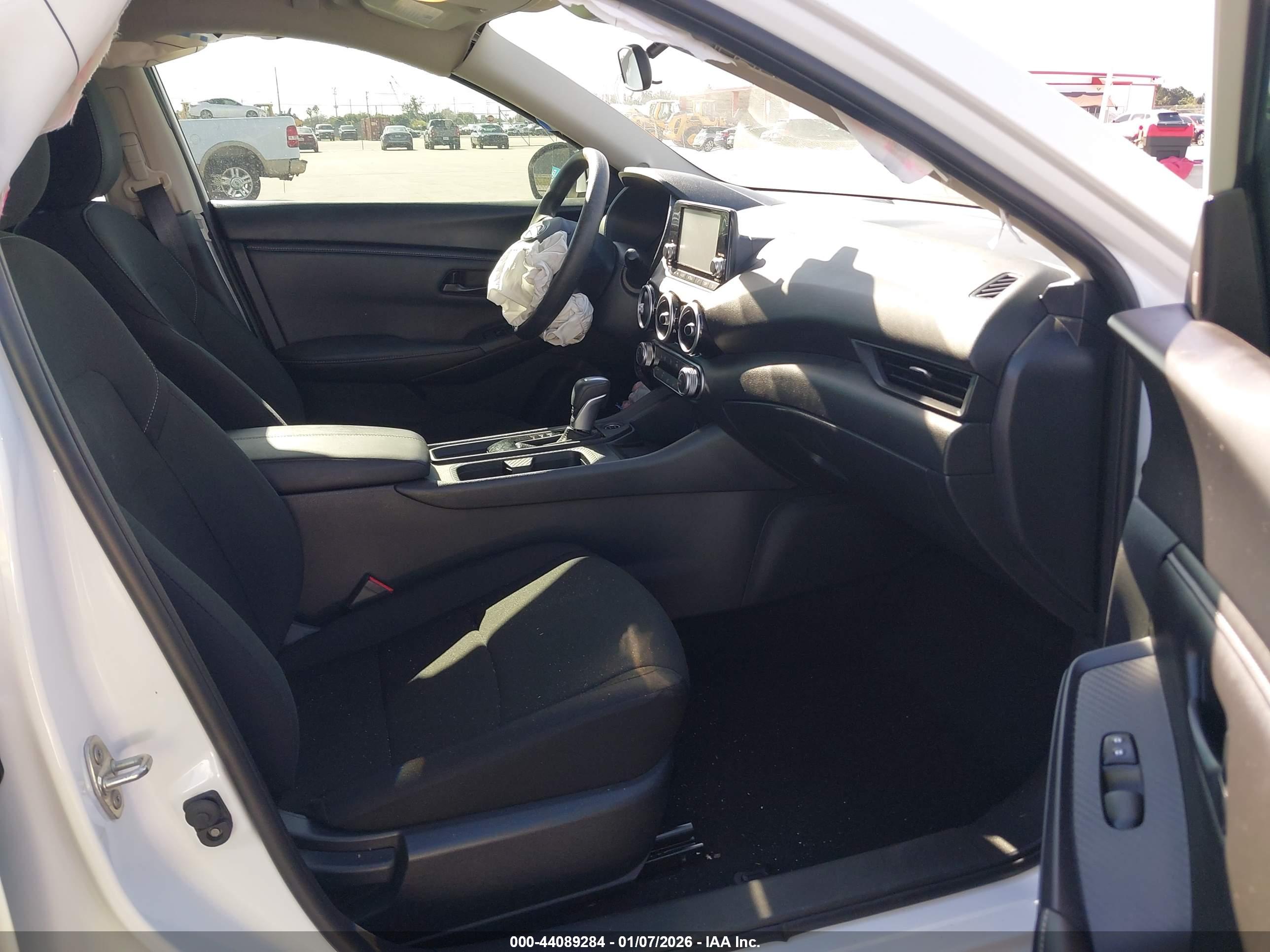 NISSAN SENTRA image 5