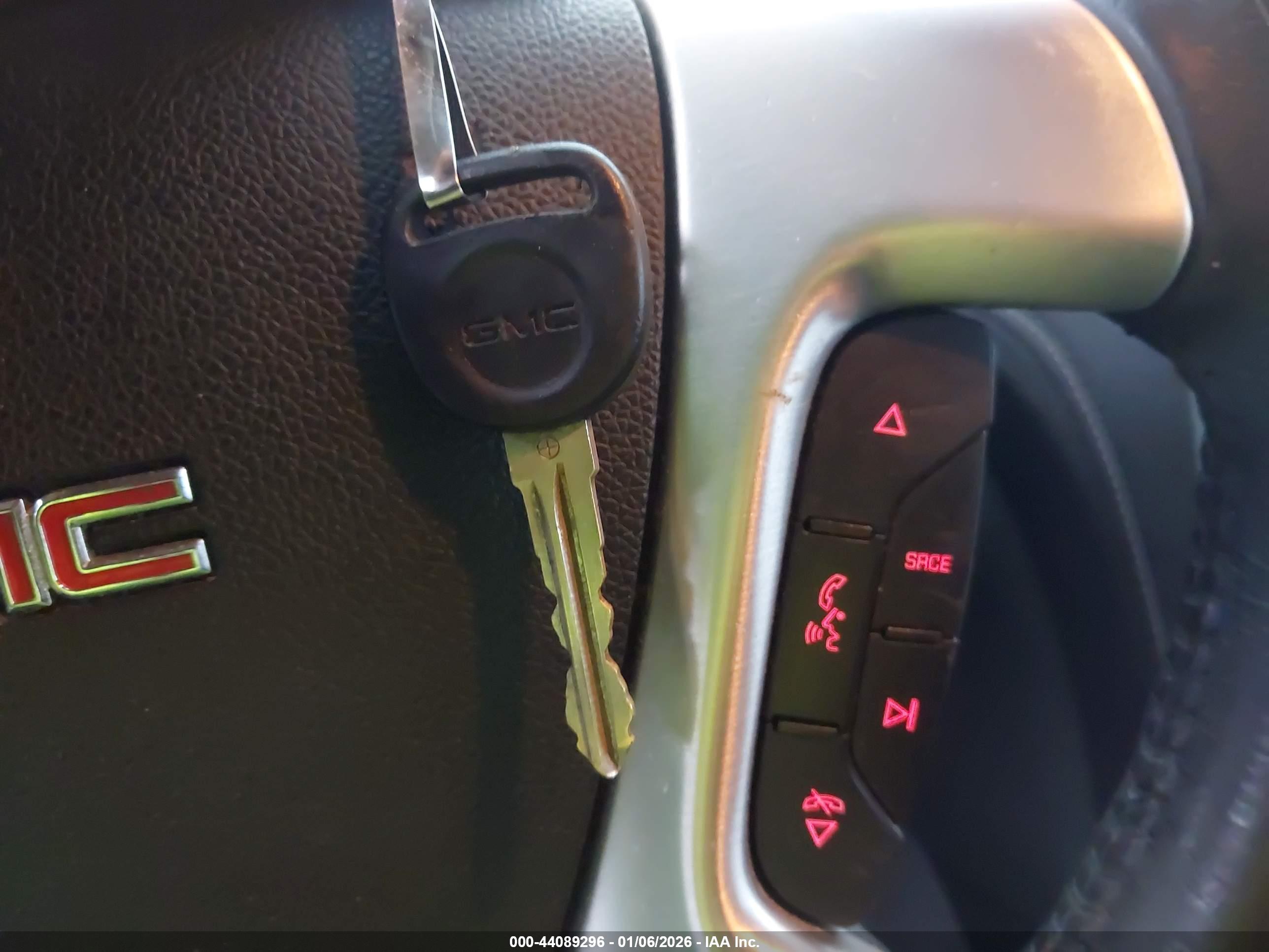 GMC ACADIA image 11