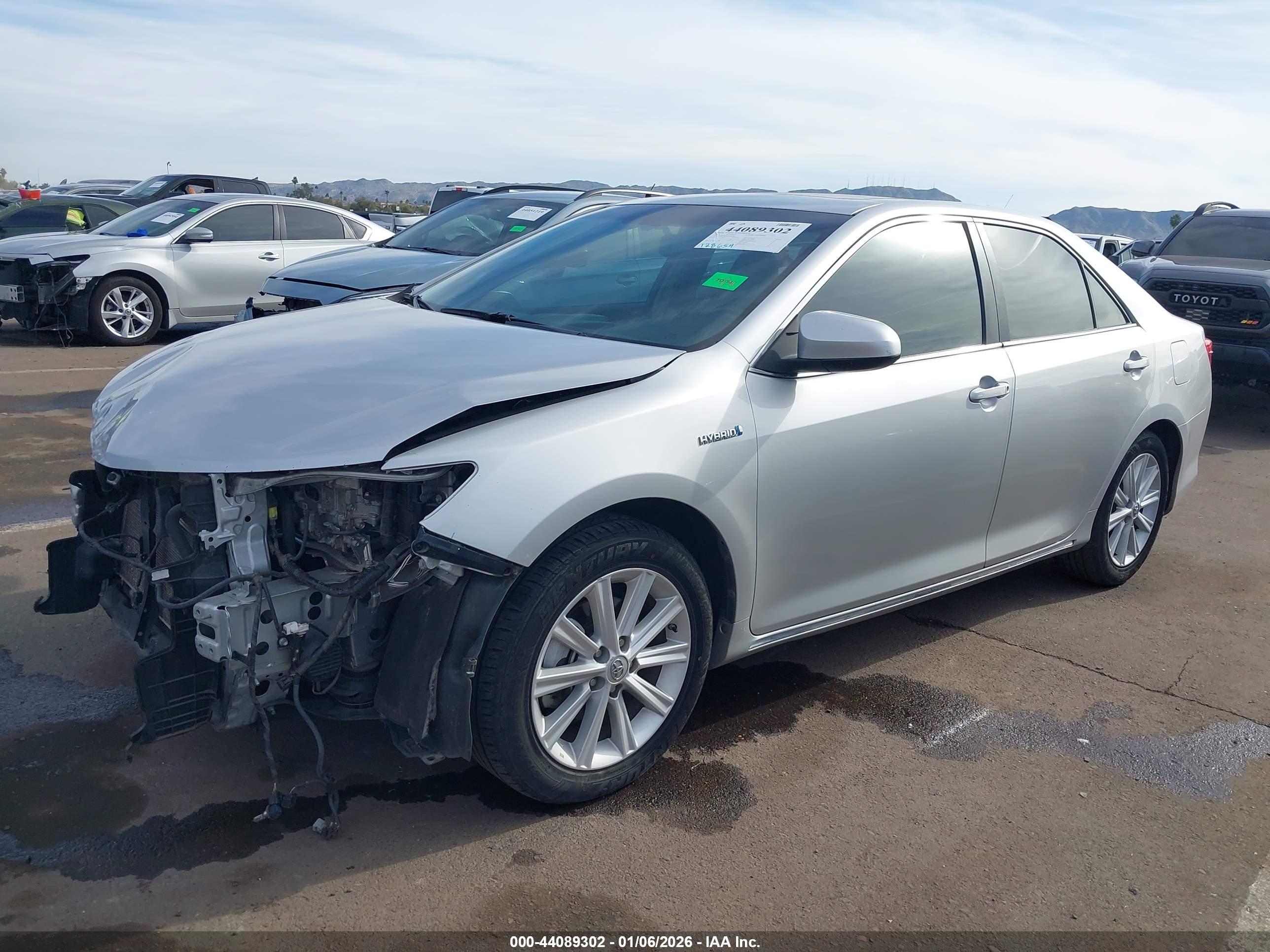 TOYOTA CAMRY image 2