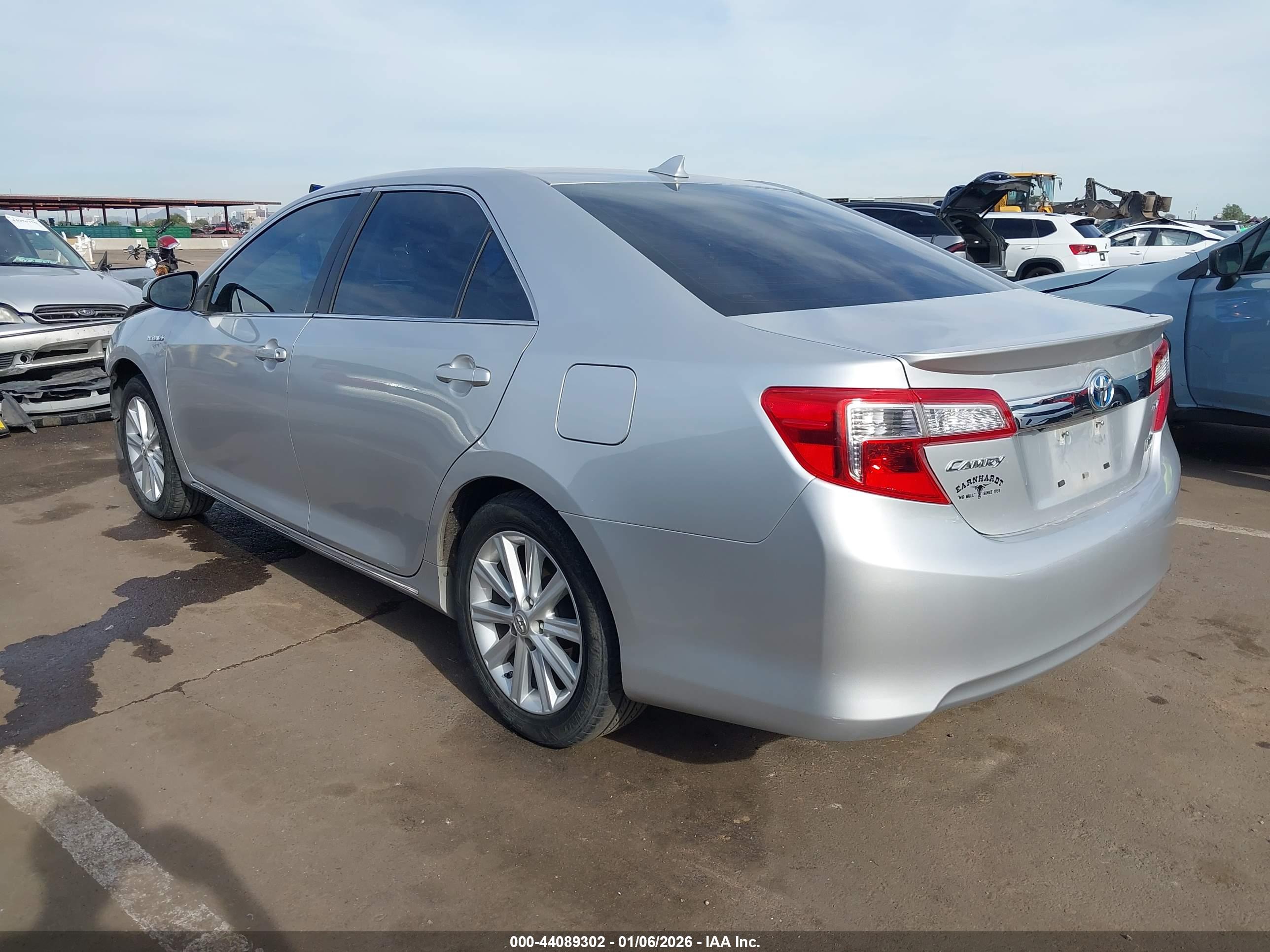 TOYOTA CAMRY image 3