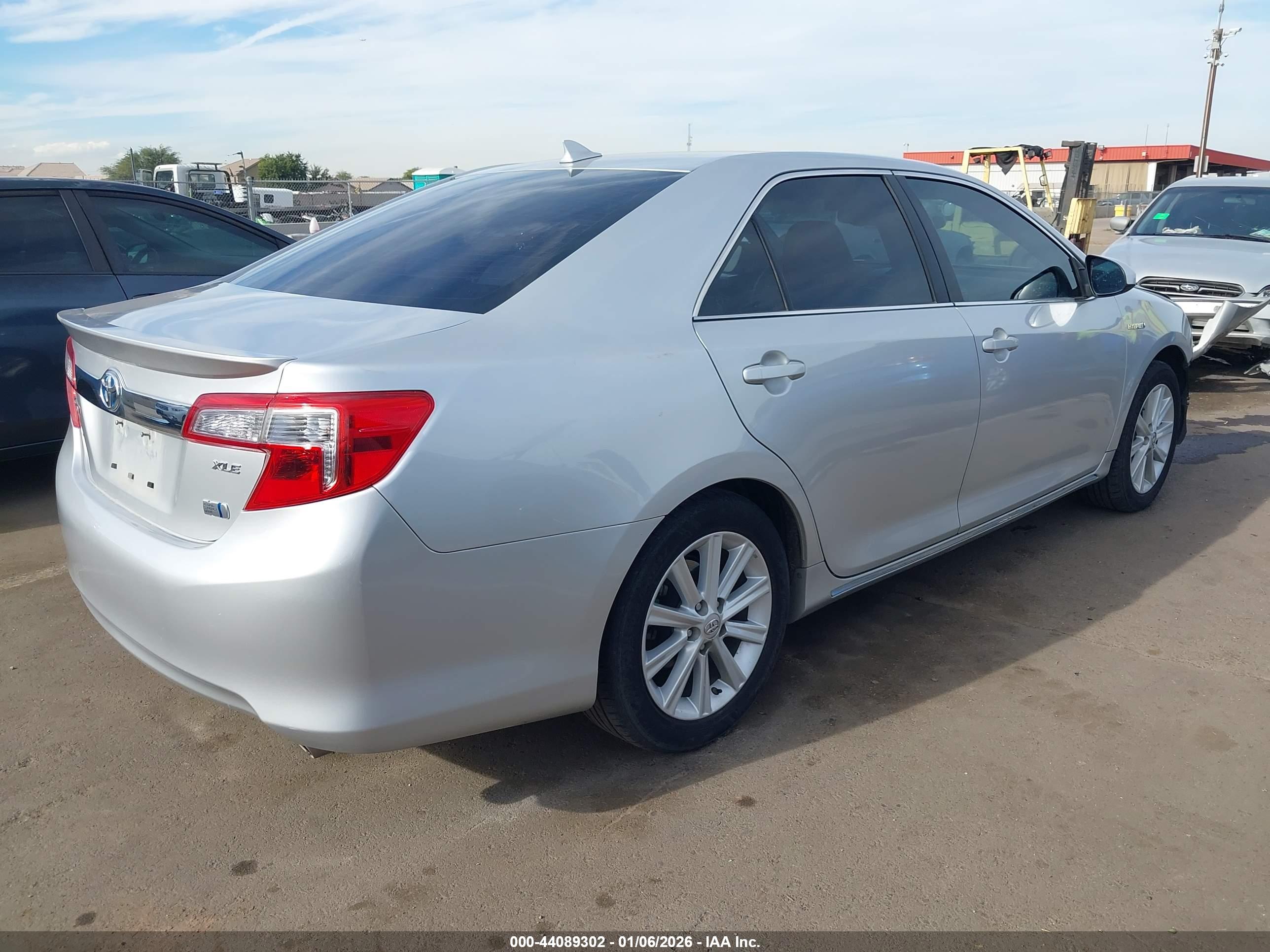 TOYOTA CAMRY image 4
