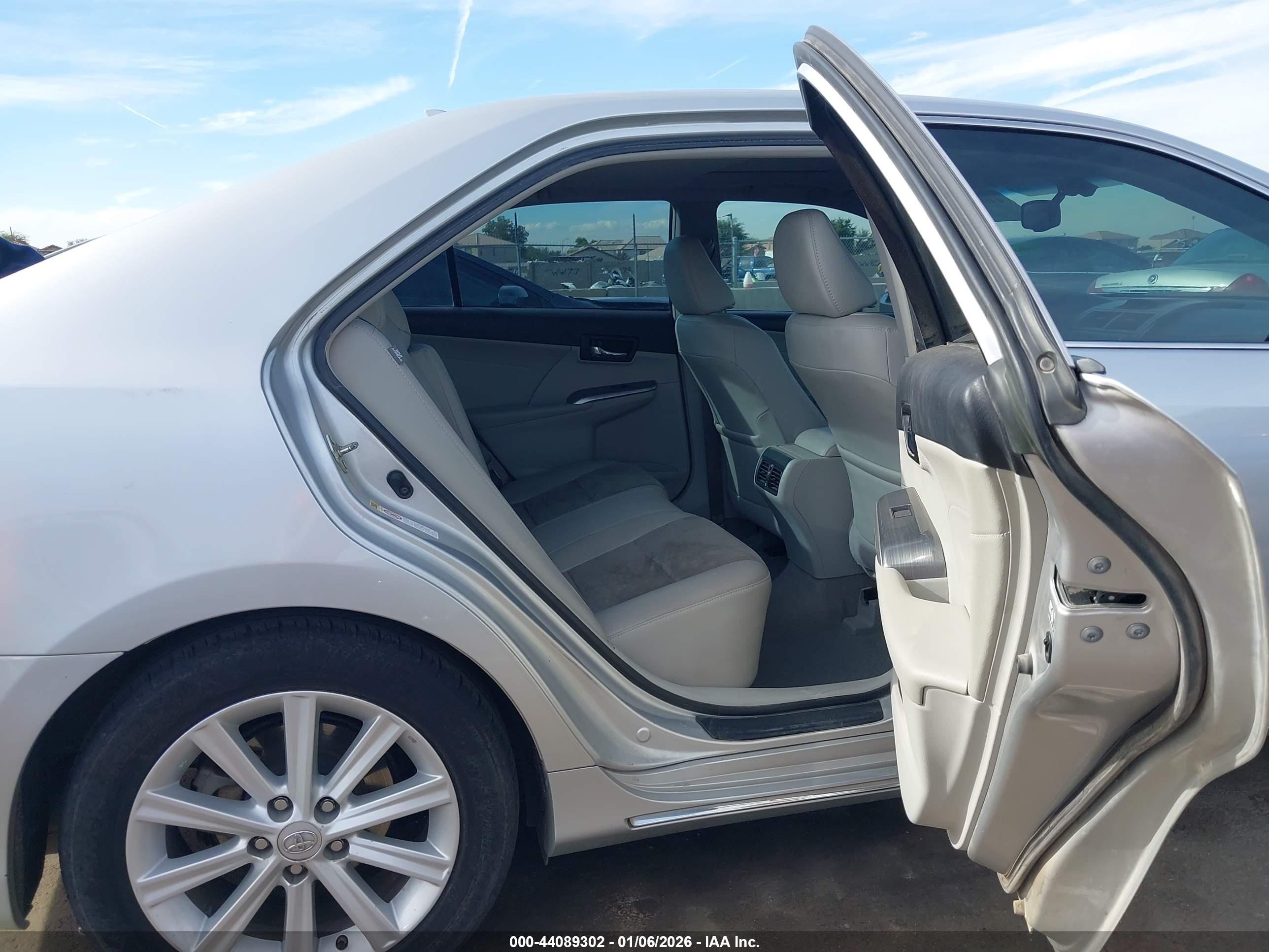 TOYOTA CAMRY image 8