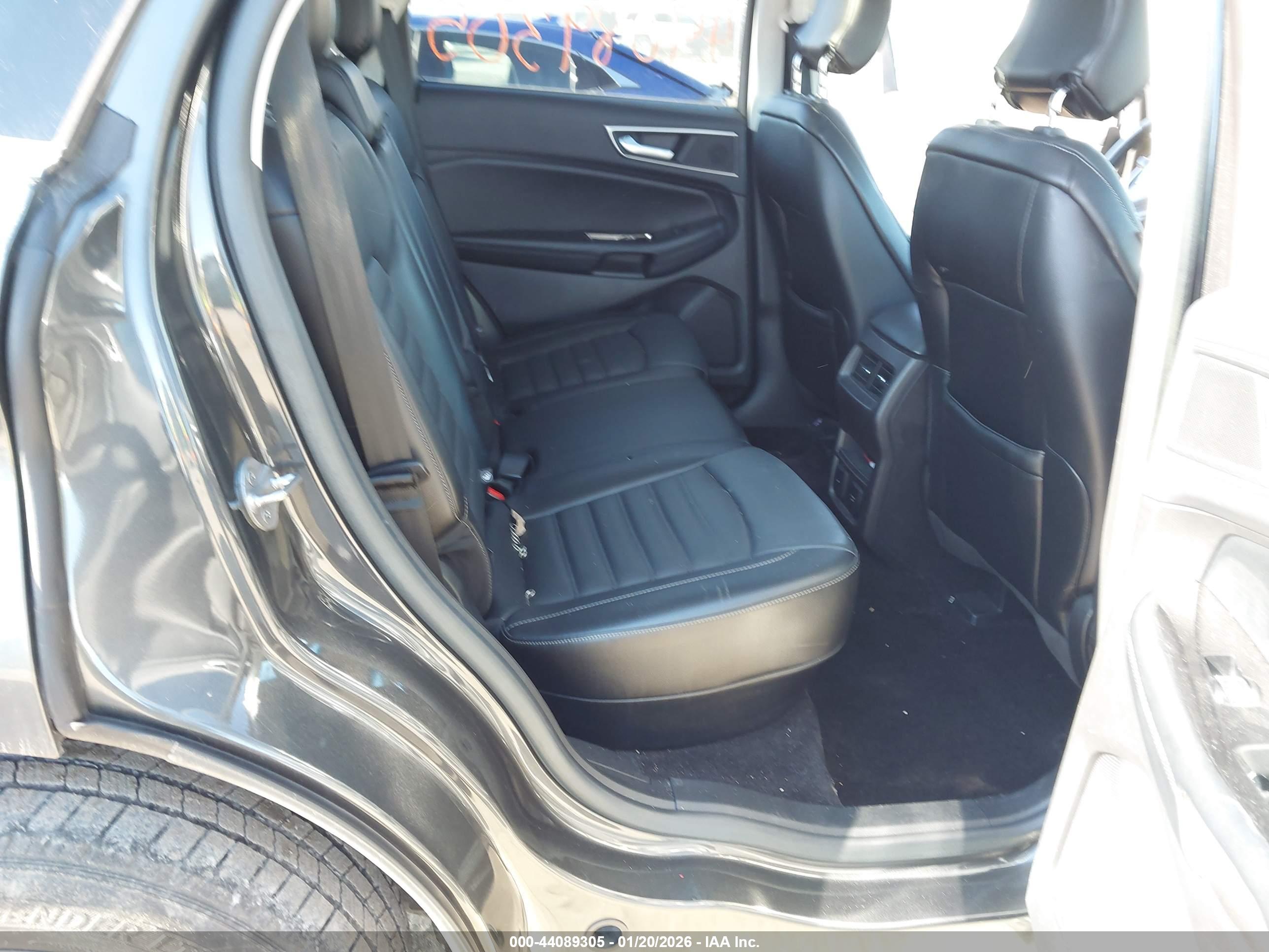 FORD EDGE image 8
