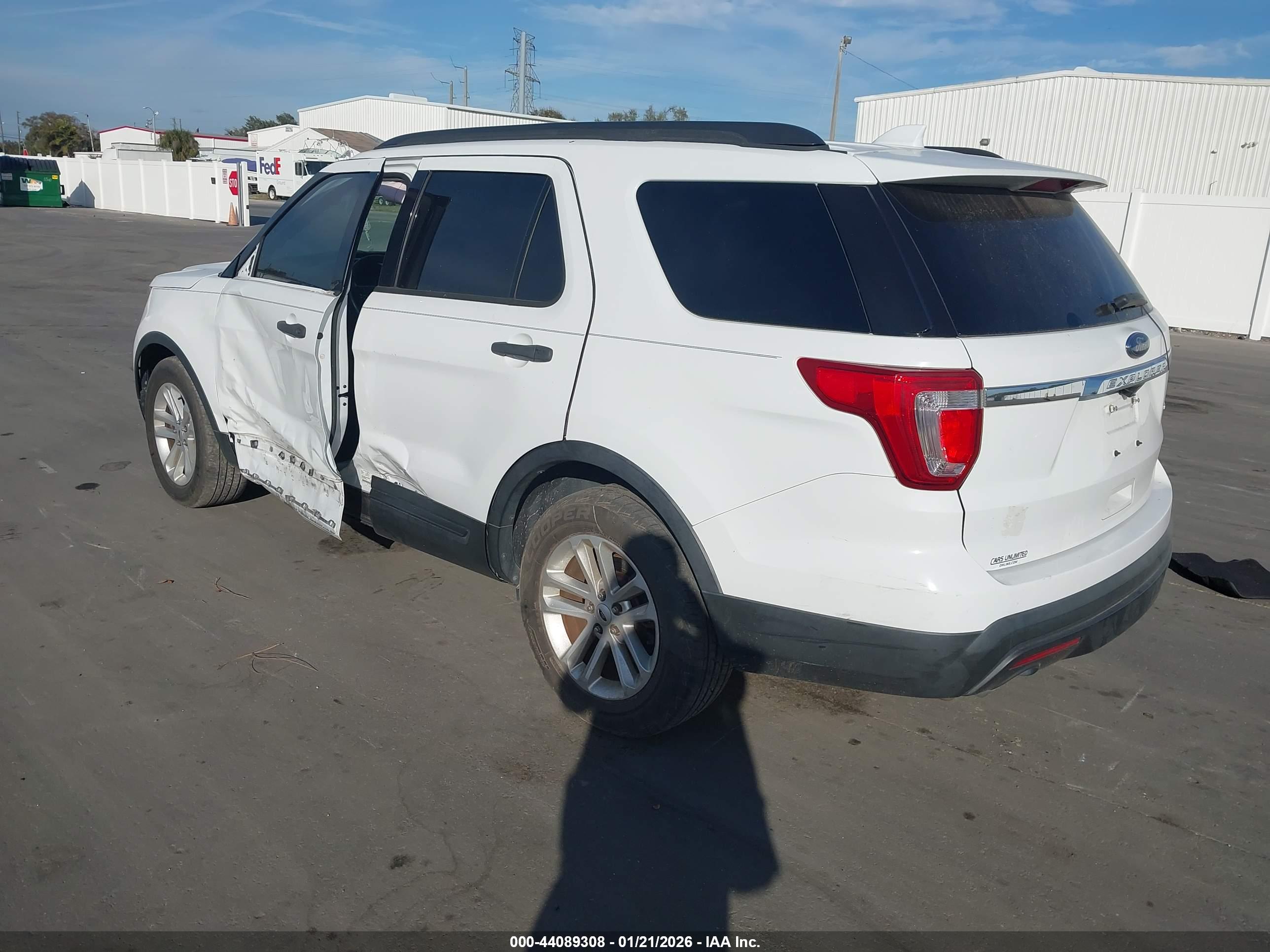 FORD EXPLORER image 3