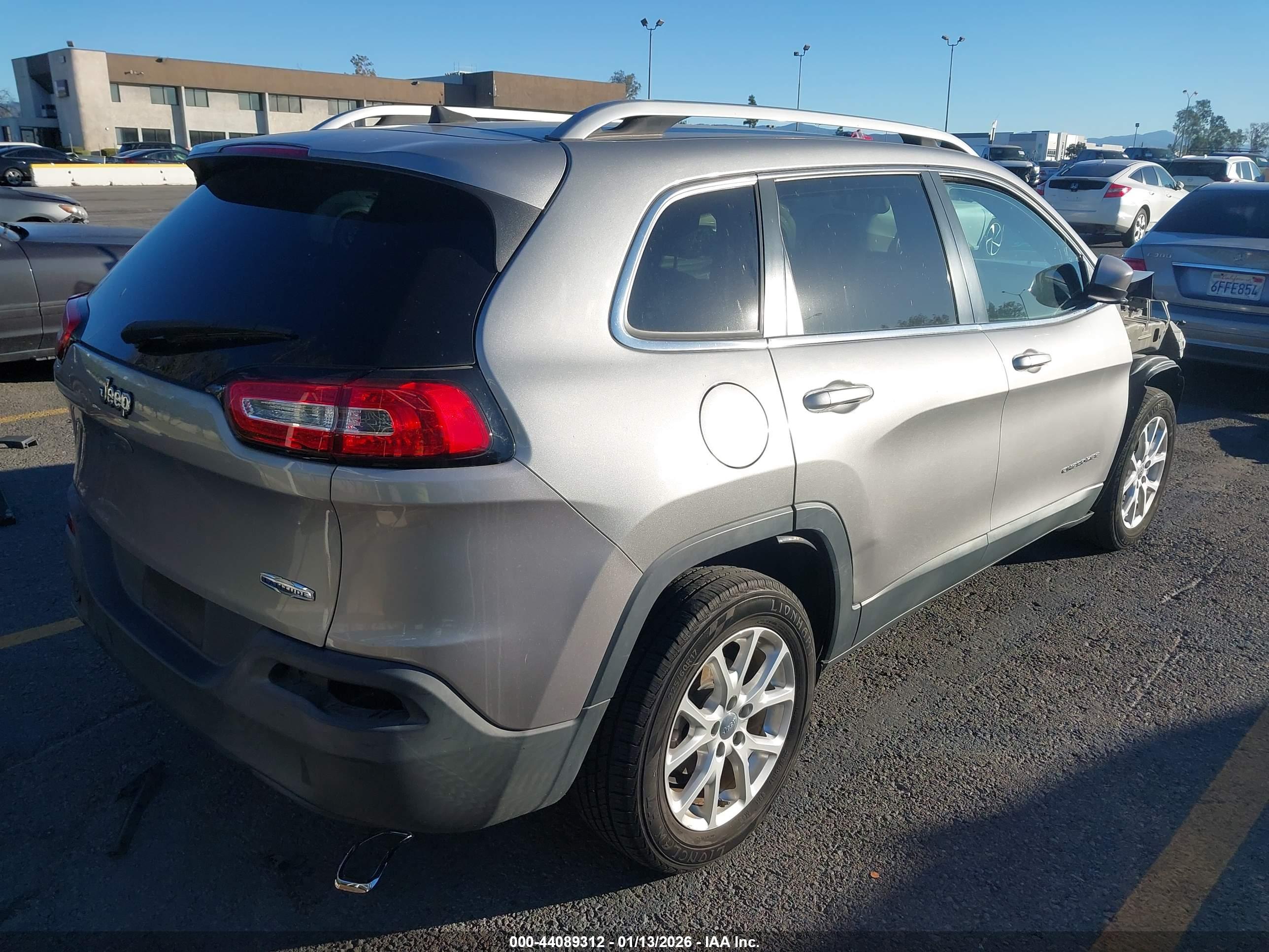 JEEP CHEROKEE image 4