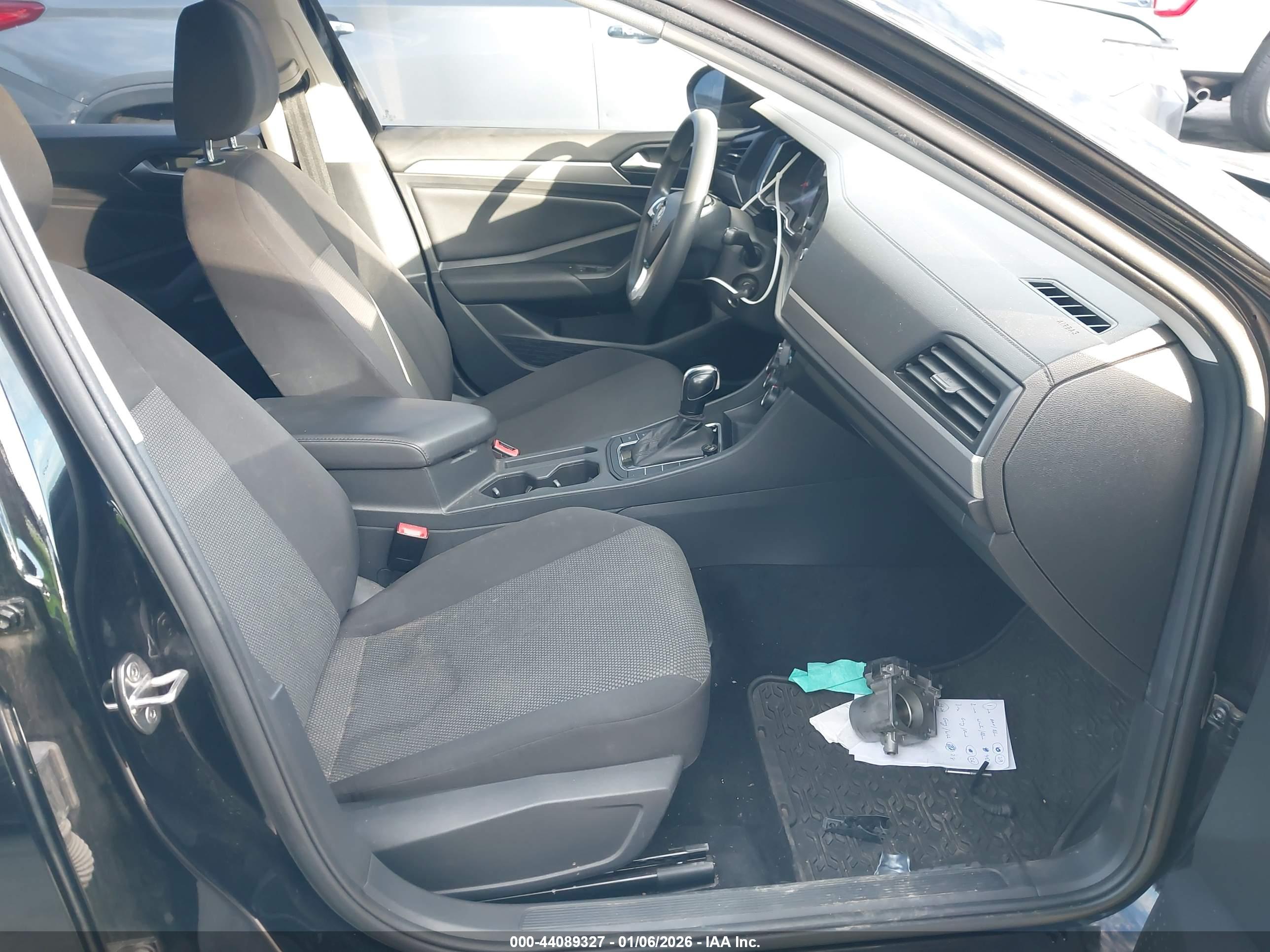VOLKSWAGEN JETTA image 5