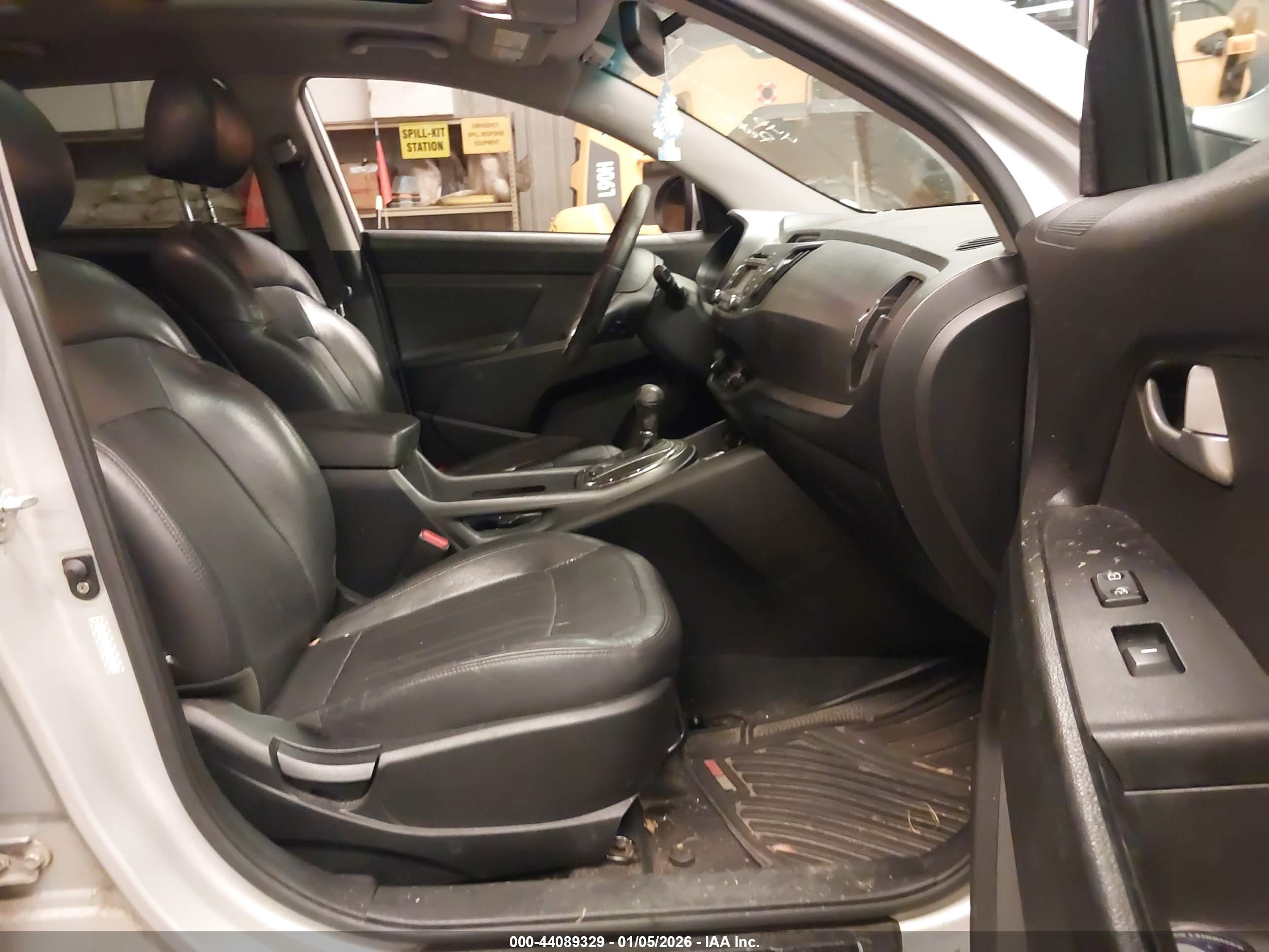 KIA SPORTAGE image 5