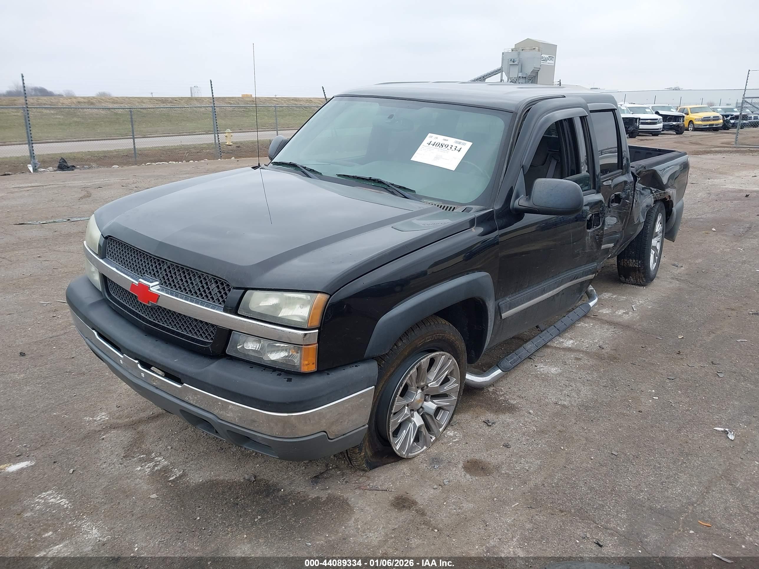 CHEVROLET SILVERADO image 2