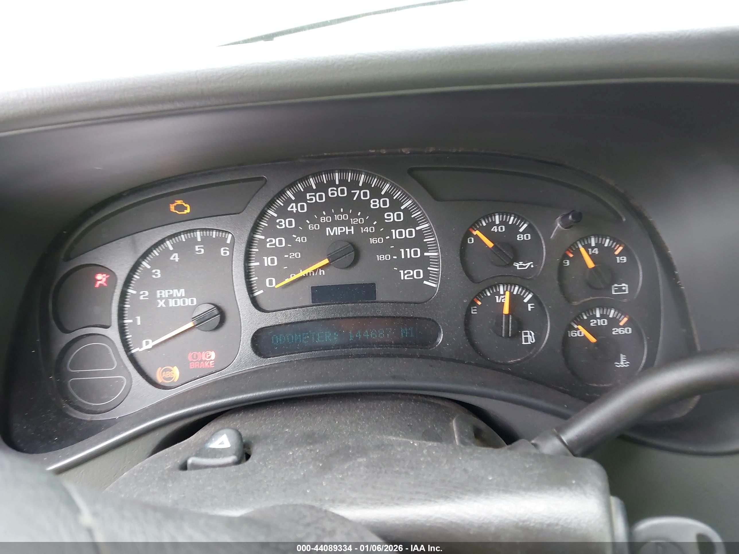 CHEVROLET SILVERADO image 7