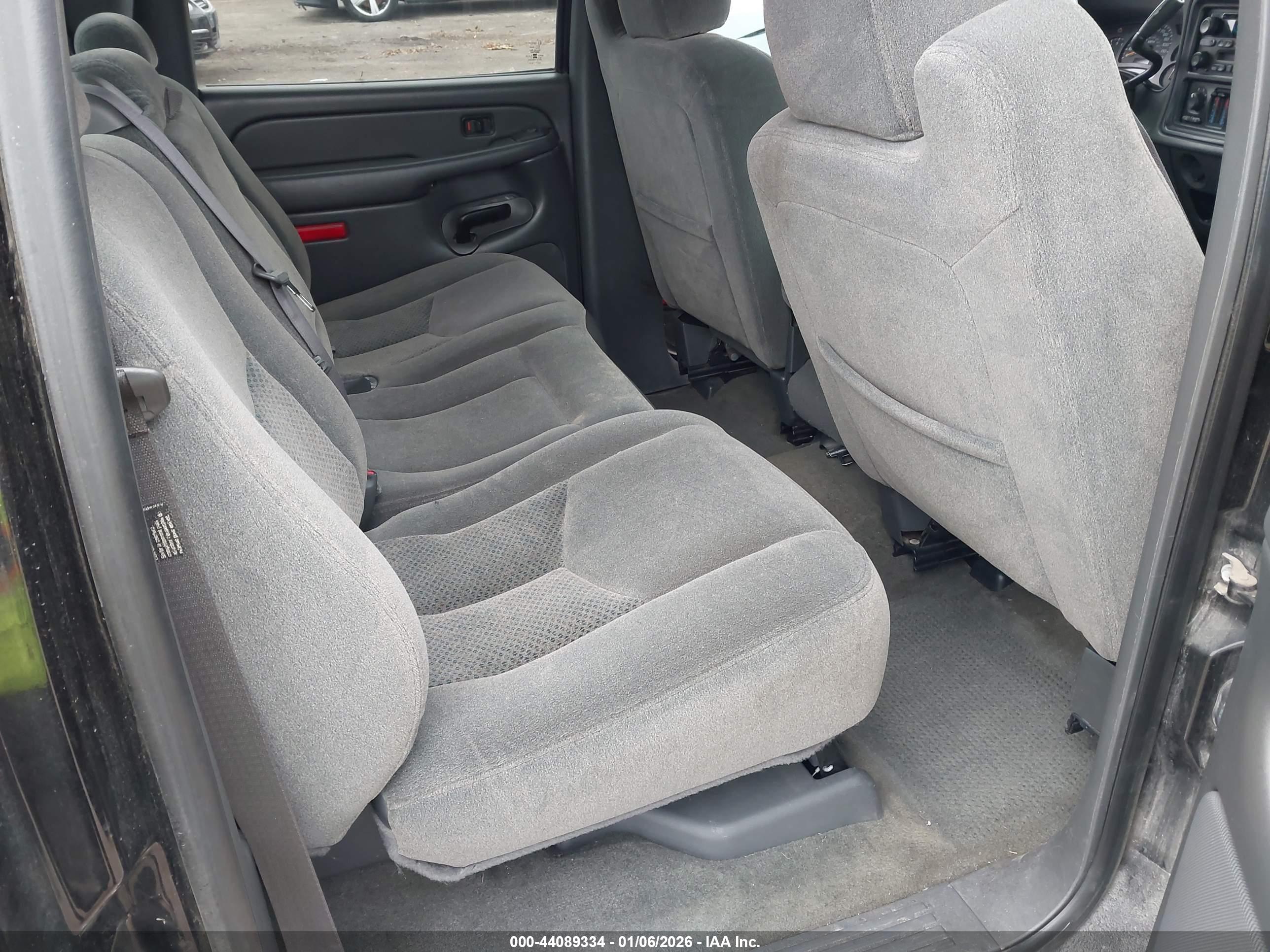 CHEVROLET SILVERADO image 8