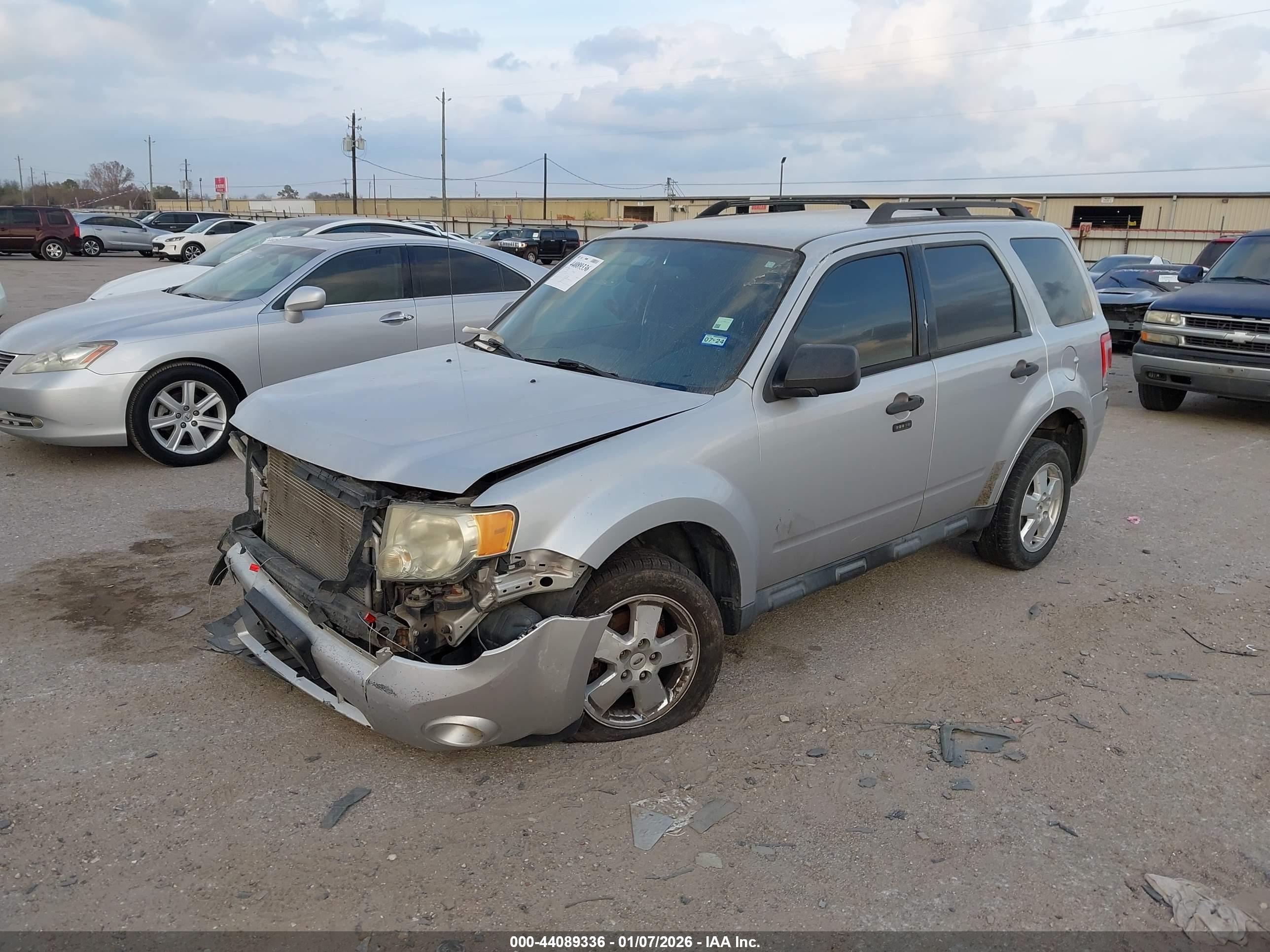 FORD ESCAPE image 2