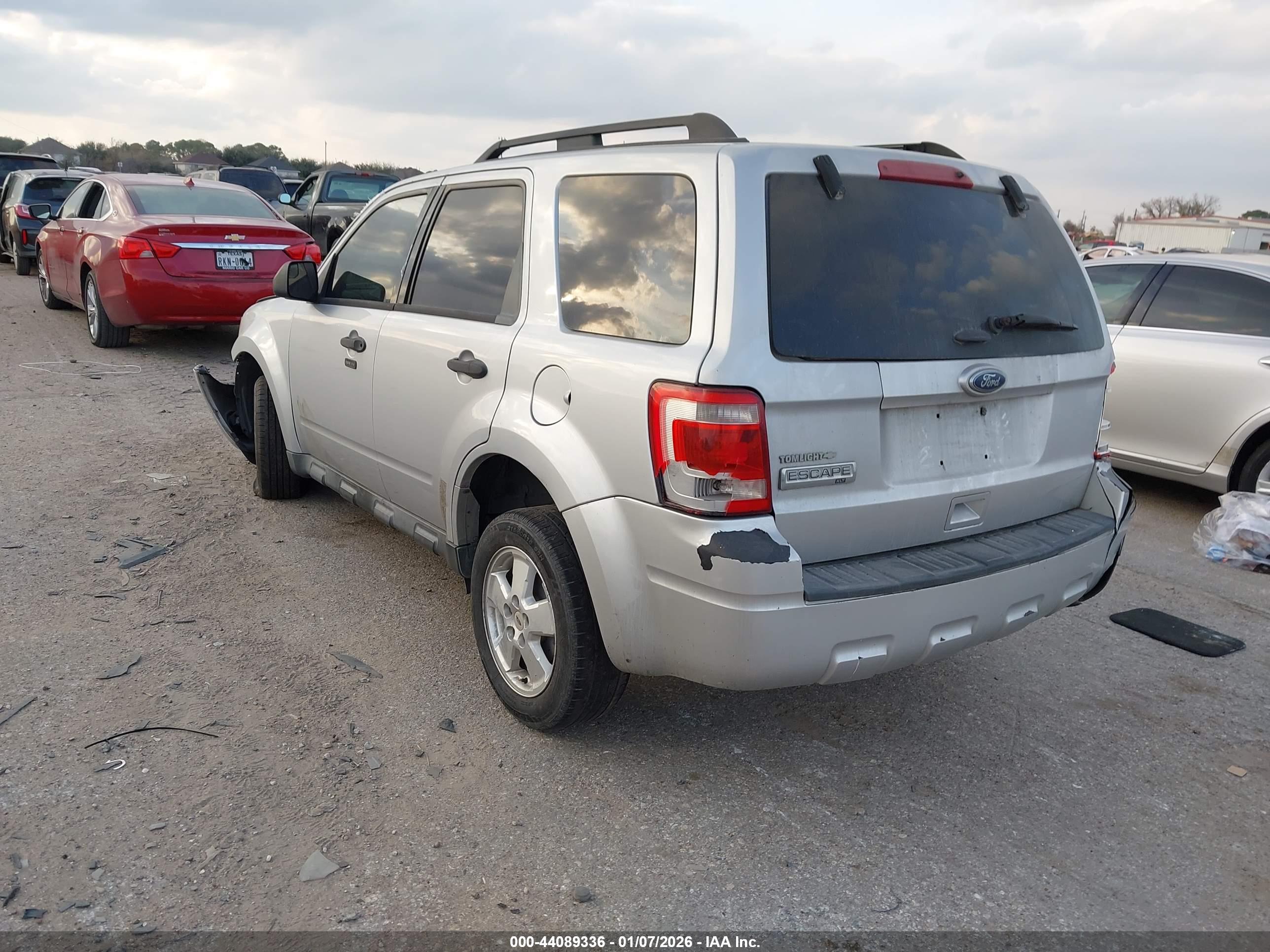 FORD ESCAPE image 3