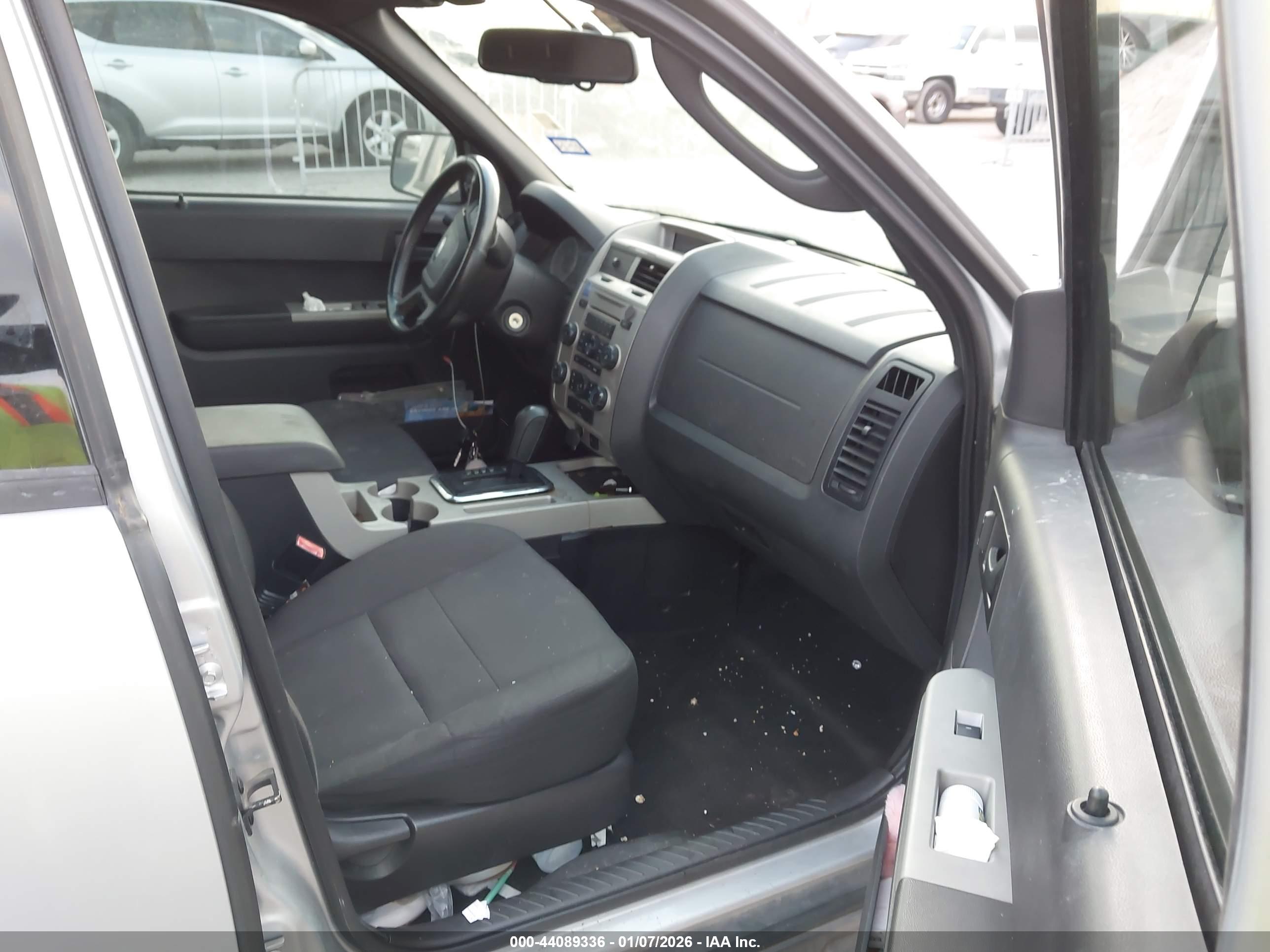 FORD ESCAPE image 5