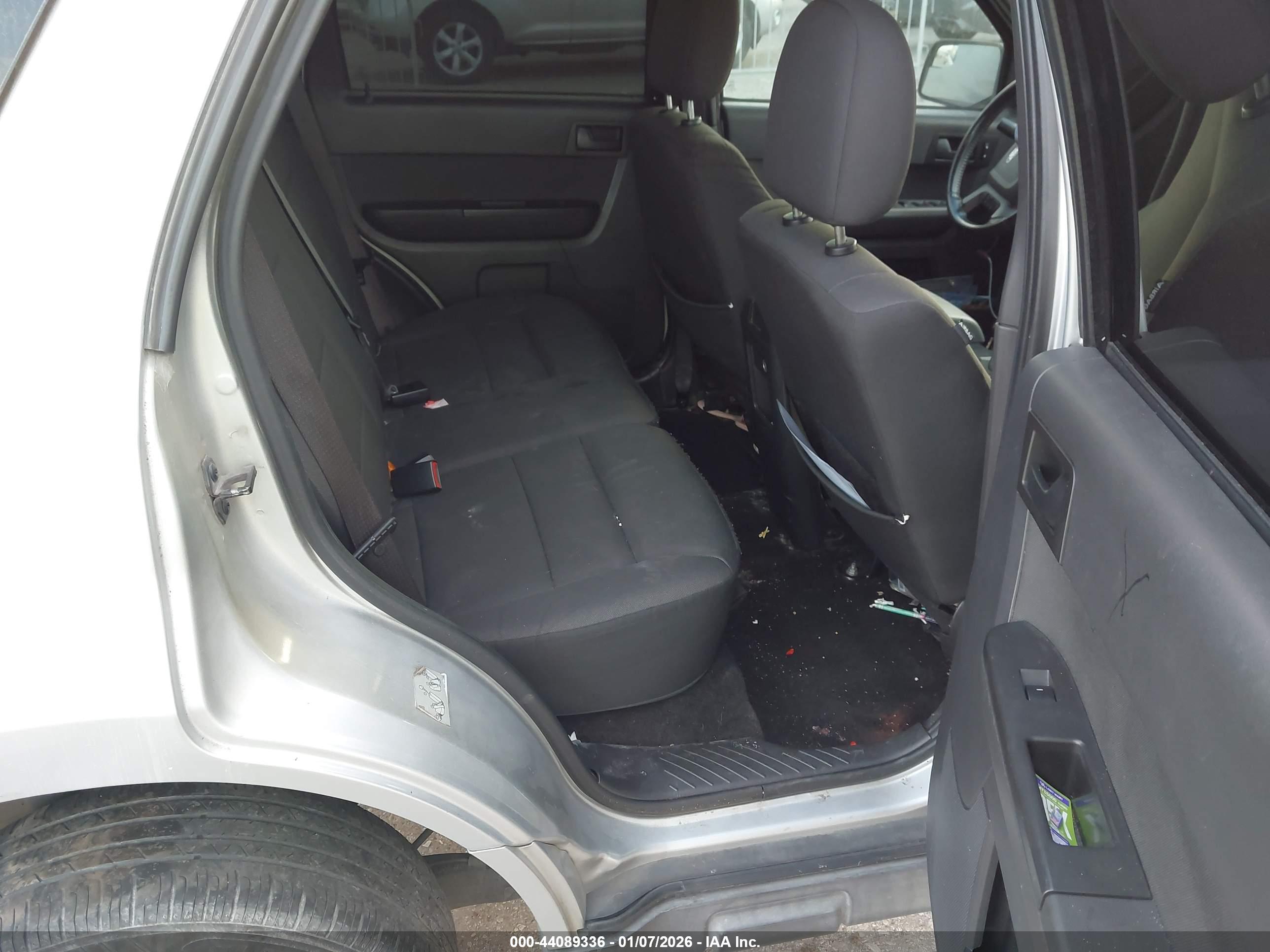FORD ESCAPE image 8