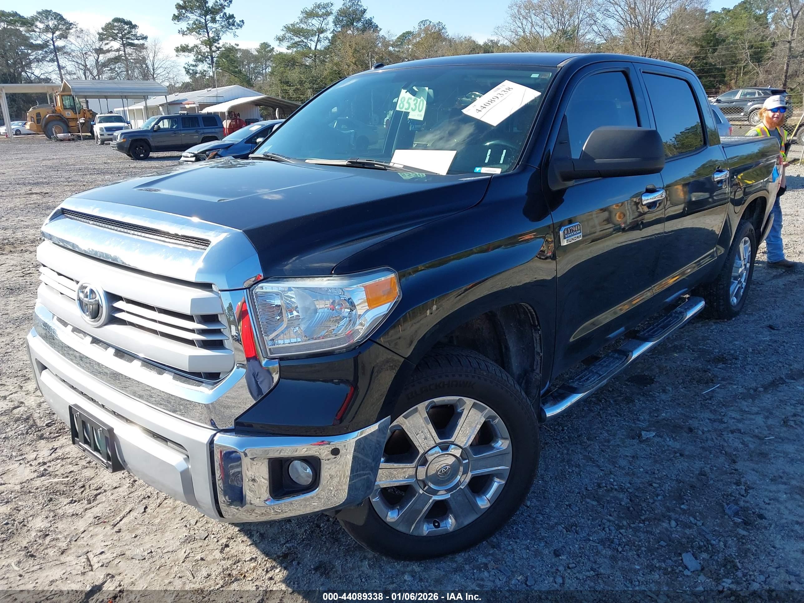 TOYOTA TUNDRA image 10