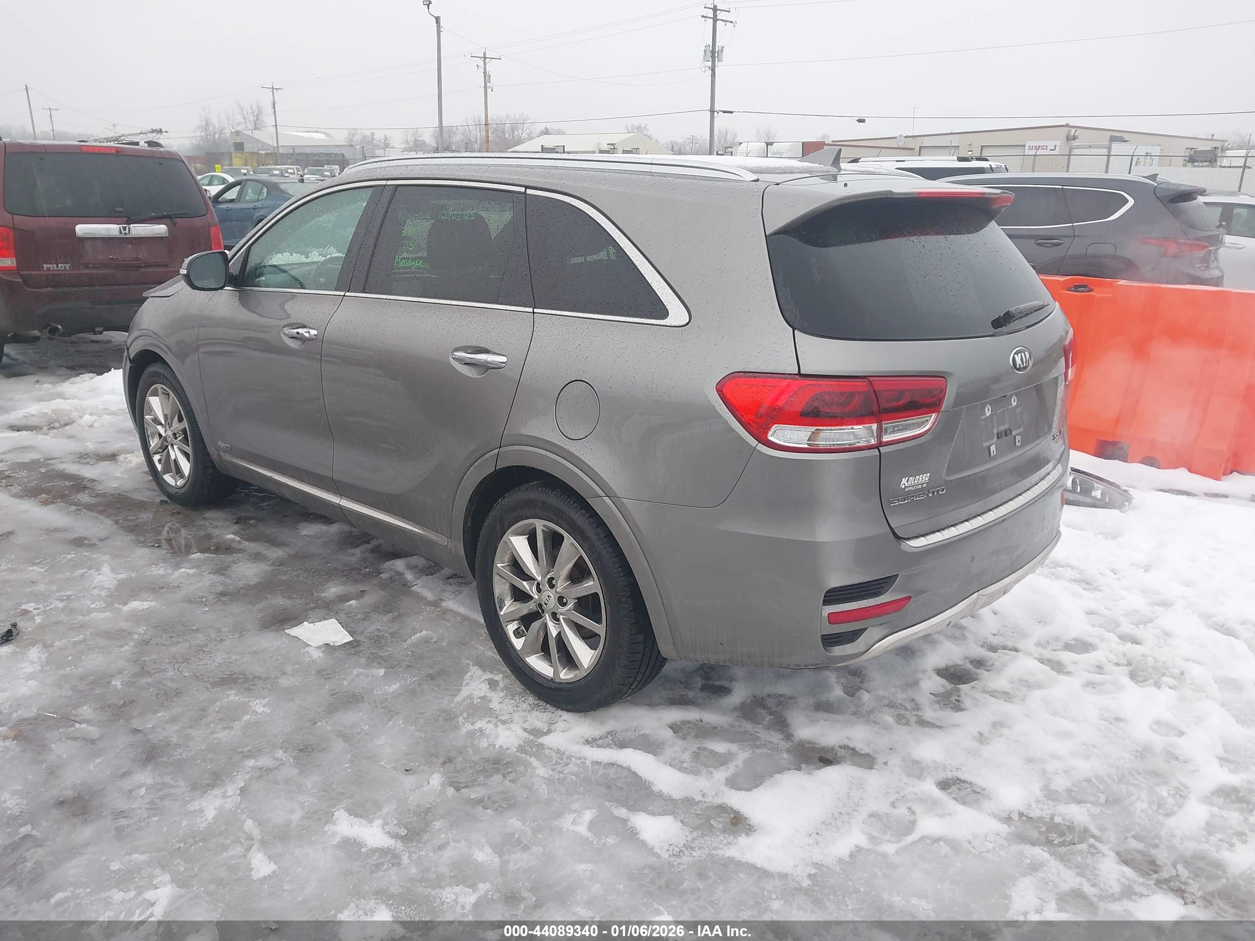 KIA SORENTO image 3