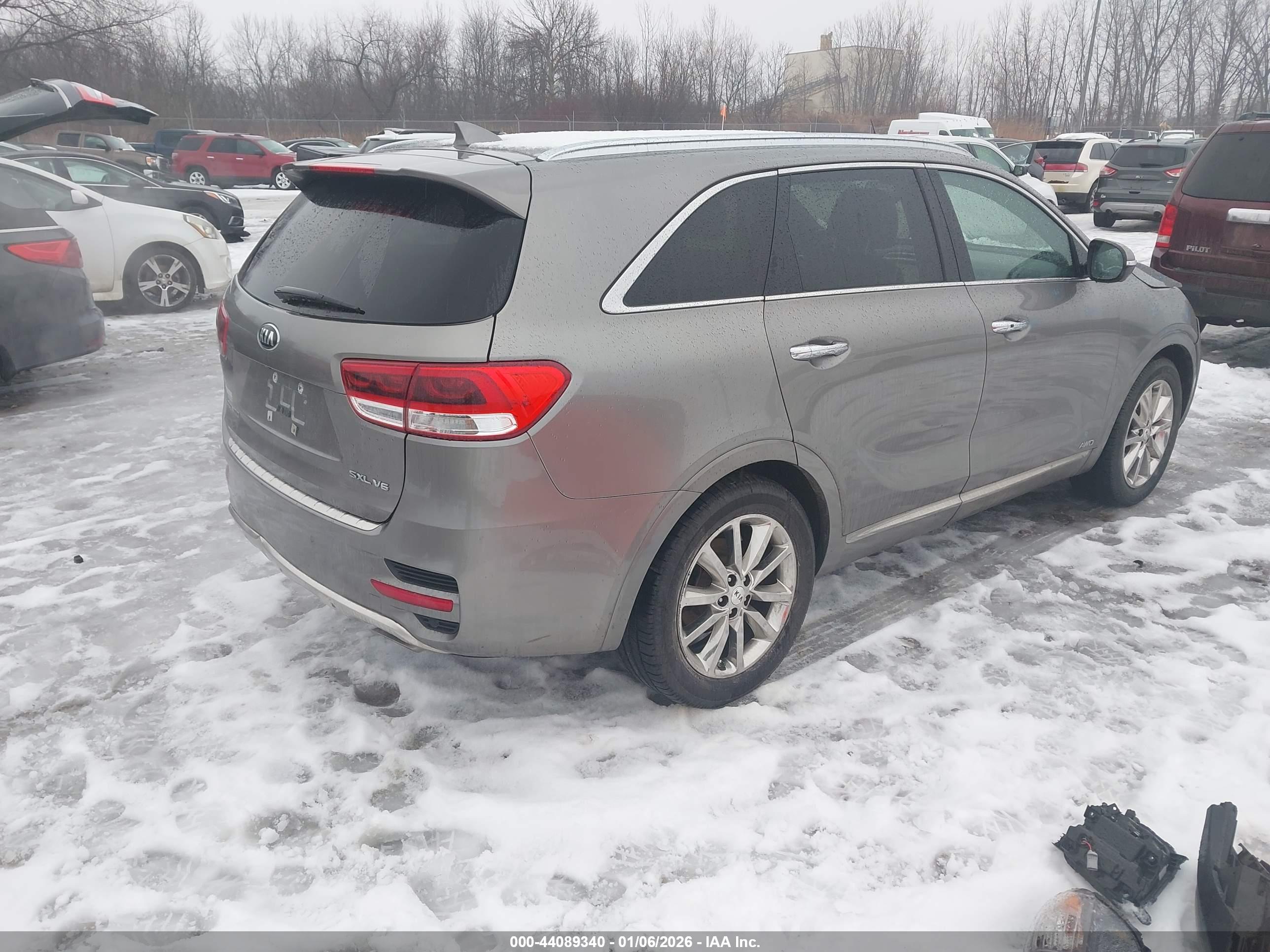 KIA SORENTO image 4