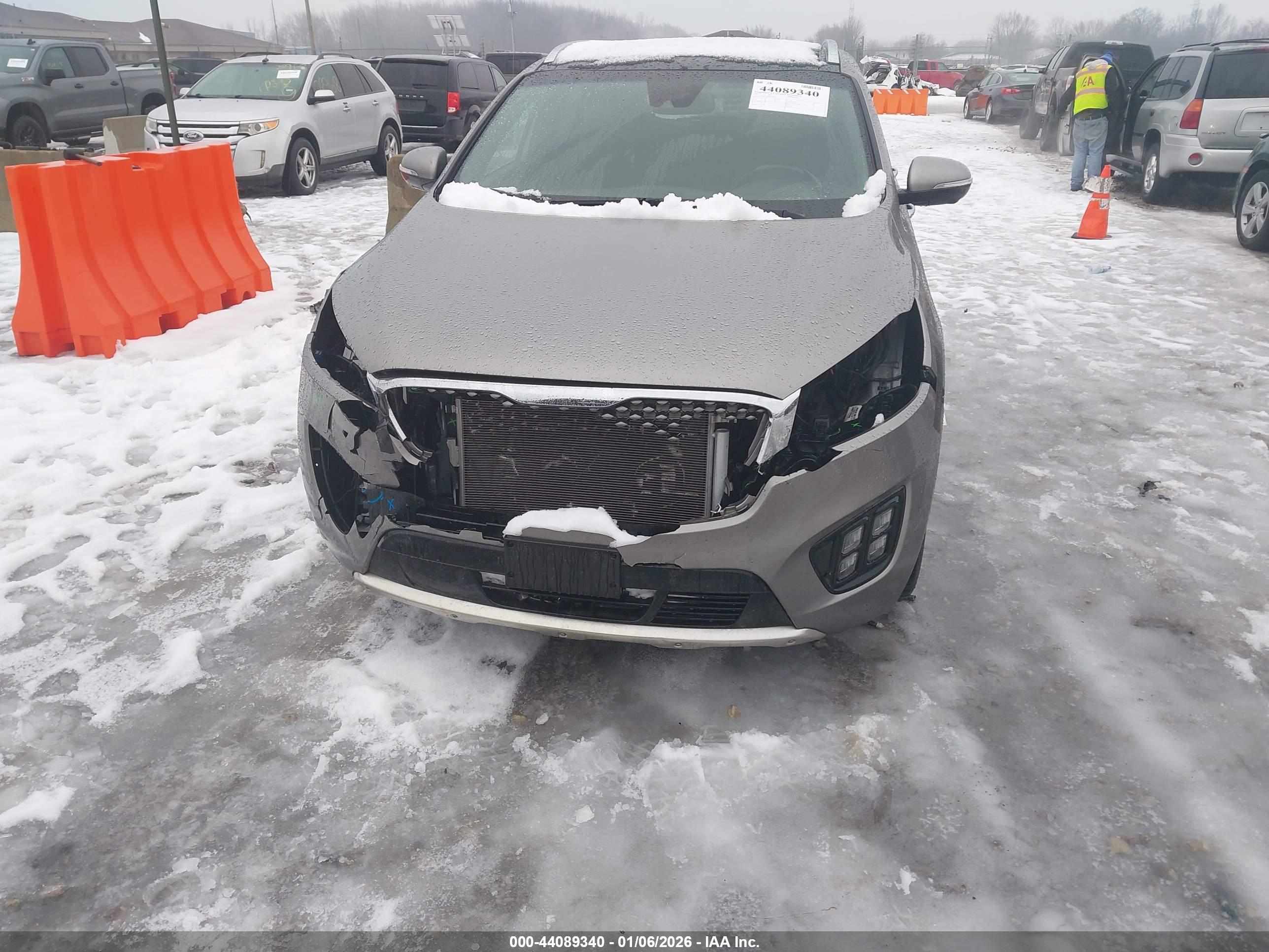 KIA SORENTO image 6