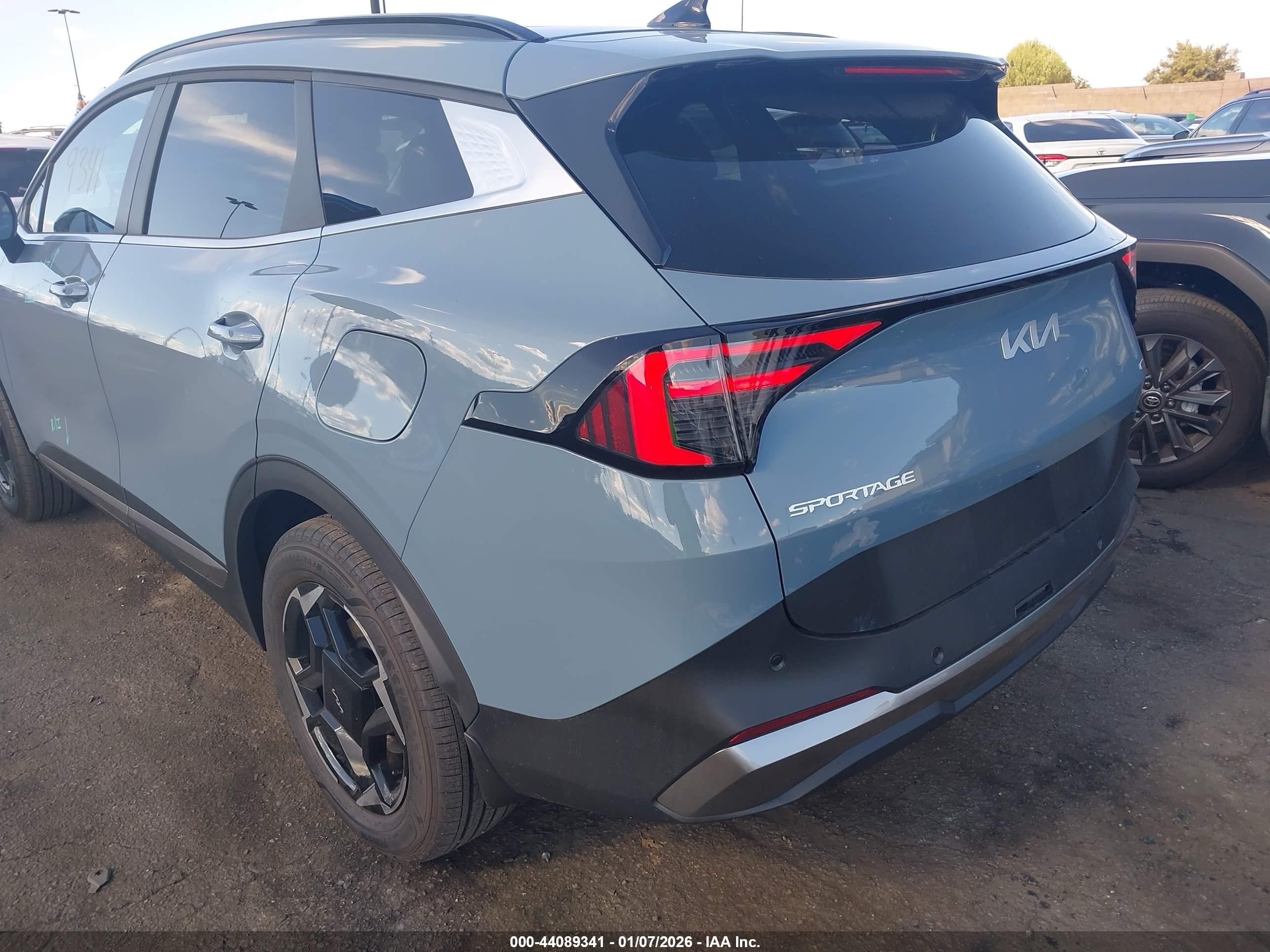 KIA SPORTAGE image 3