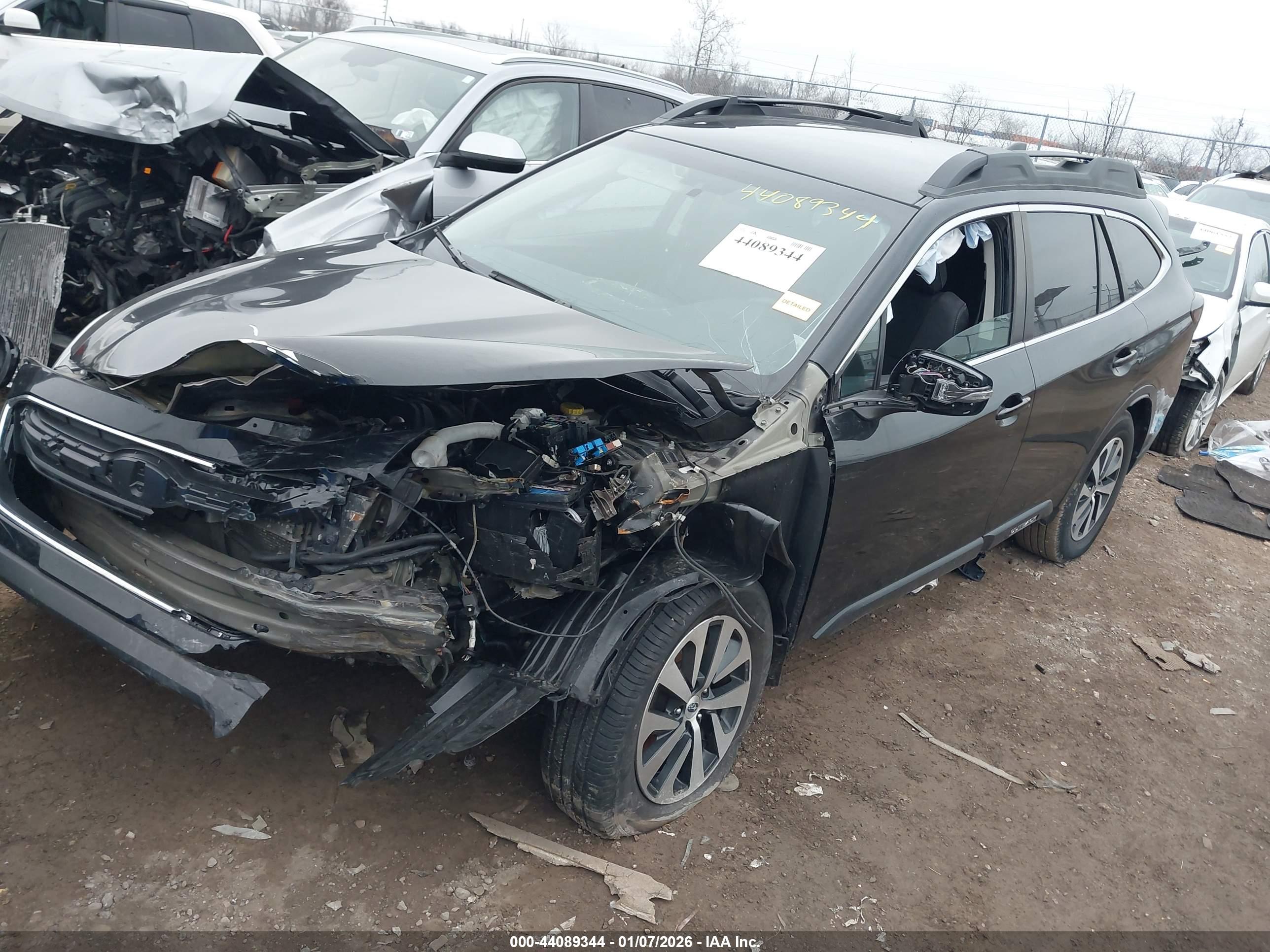 SUBARU OUTBACK image 2