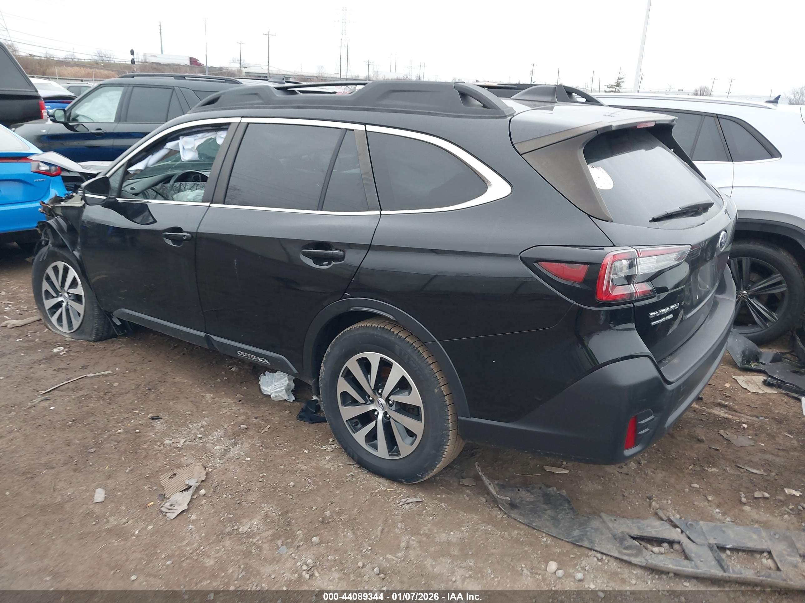 SUBARU OUTBACK image 3