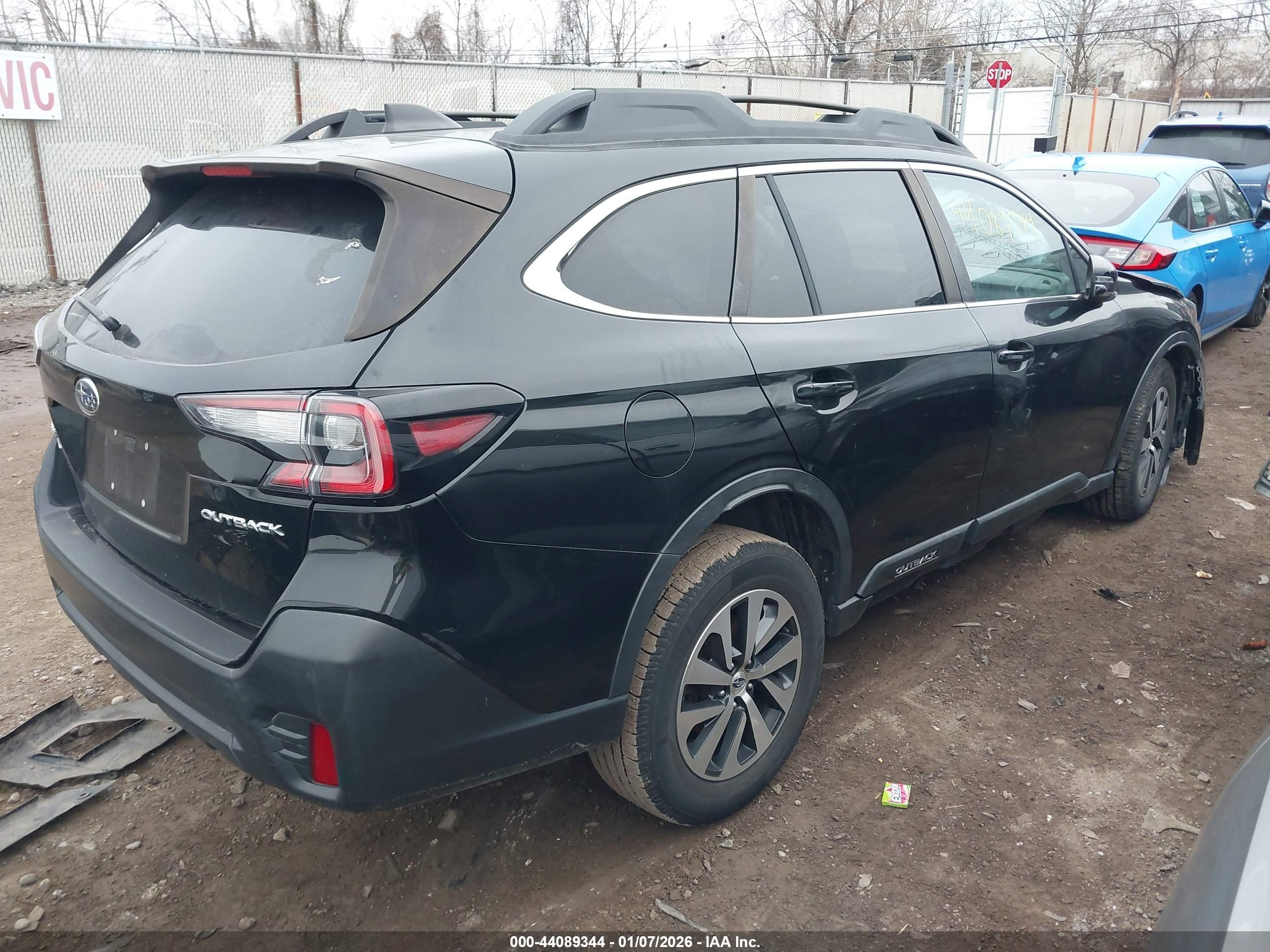 SUBARU OUTBACK image 4