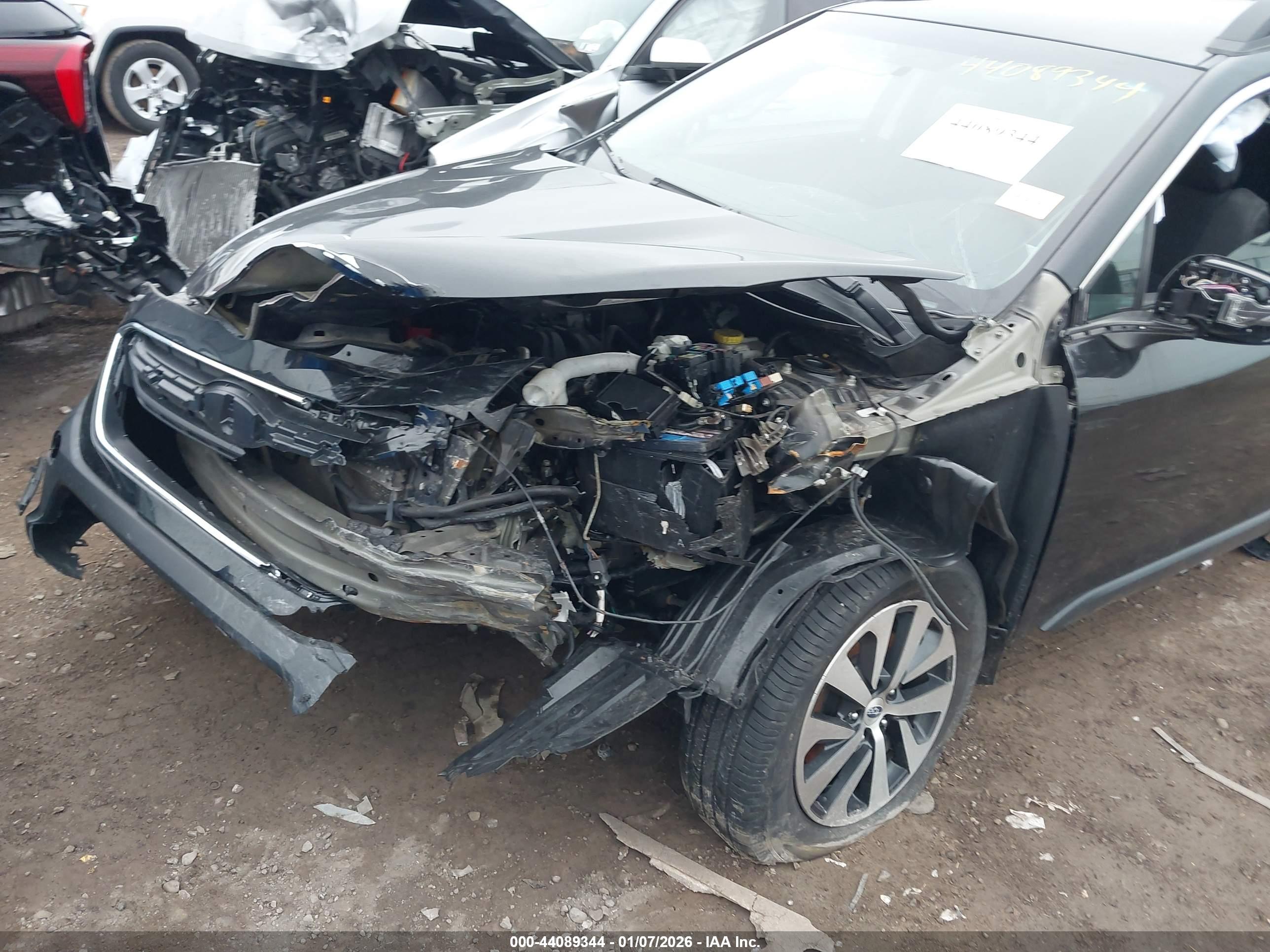SUBARU OUTBACK image 6